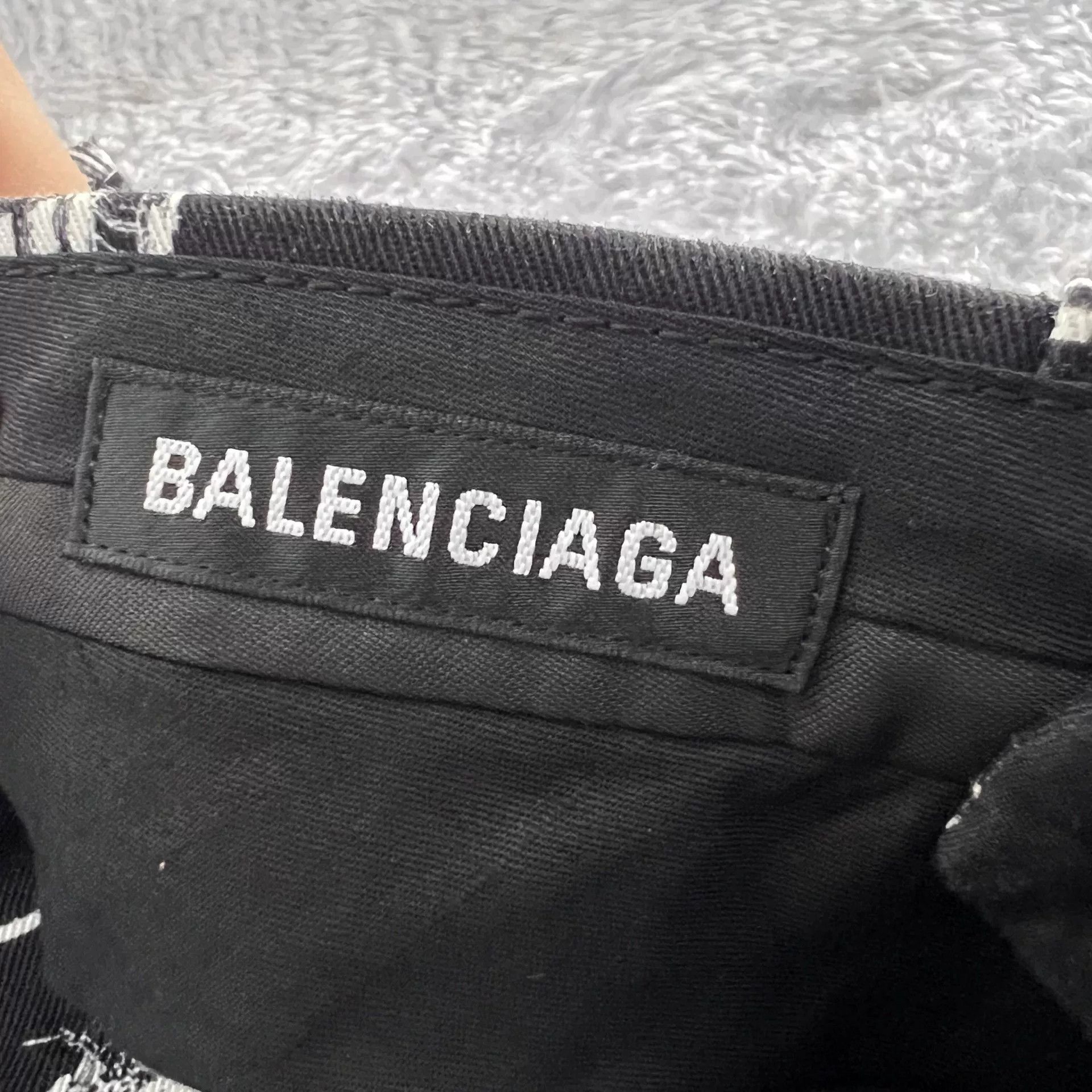 Balenciaga Balenciaga All-Over Logo Denim Jeans 28 Size US 28 / EU 44 - 4 Thumbnail