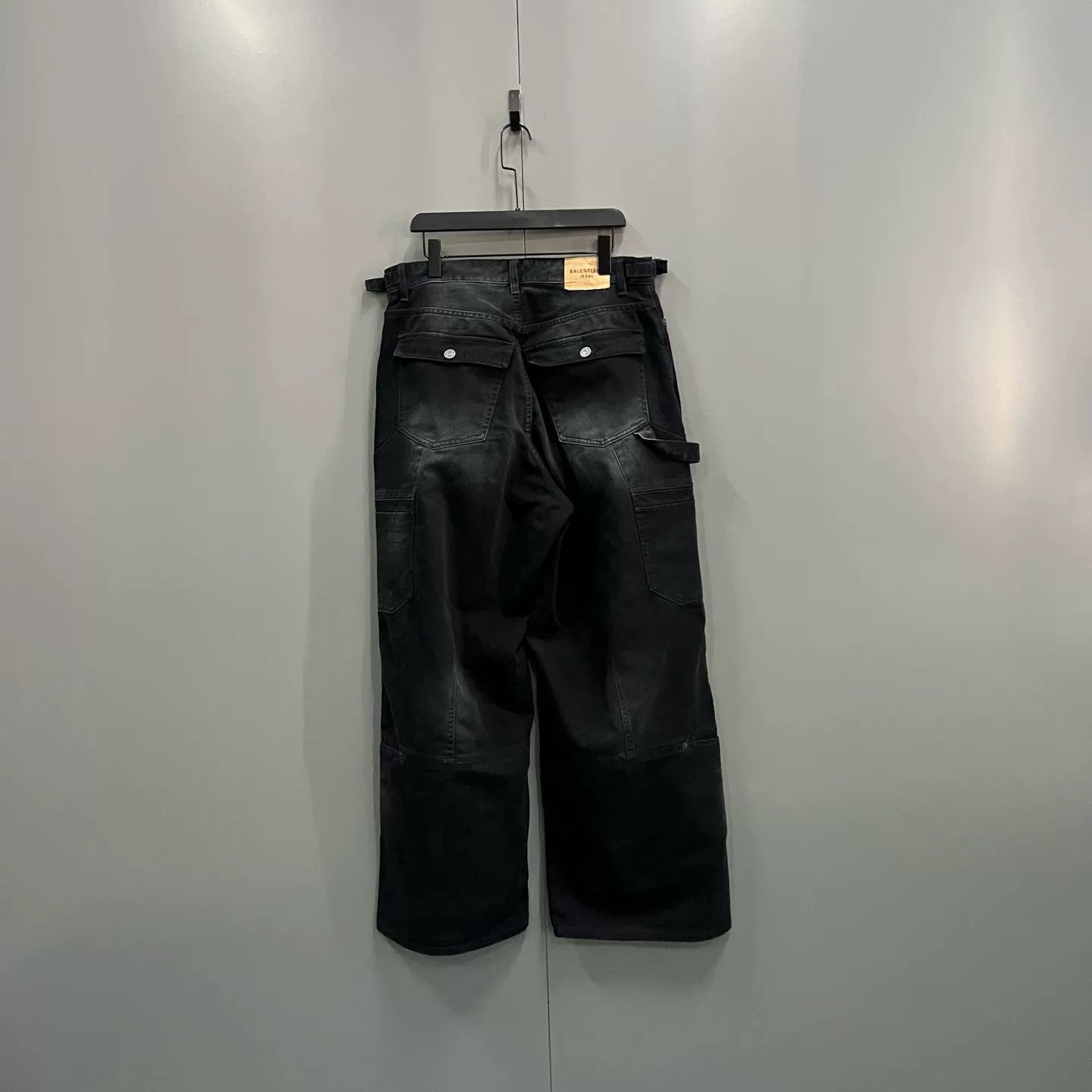 Balenciaga Balenciaga Faded Multi-Pocket Cargo Jeans L Size US 34 / EU 50 - 3 Thumbnail