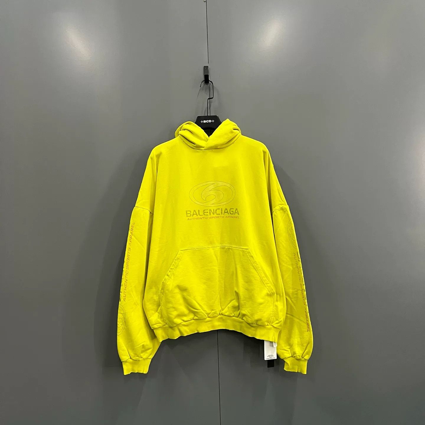 Balenciaga Balenciaga Yellow Sport Logo Hoodie Size 3 Size US L / EU 52-54 / 3 - 2 Thumbnail