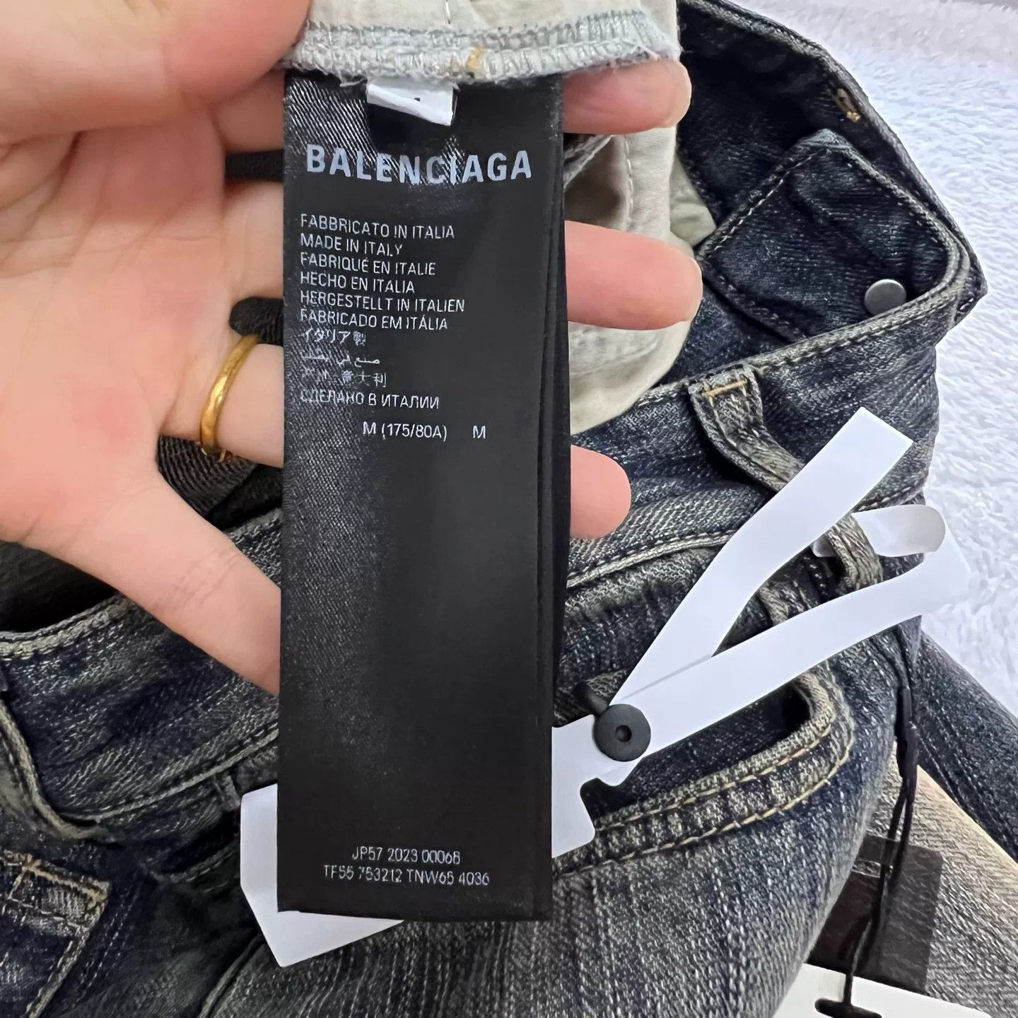Balenciaga Balenciaga Distressed Denim Shorts Size M Size US 32 / EU 48 - 6 Thumbnail