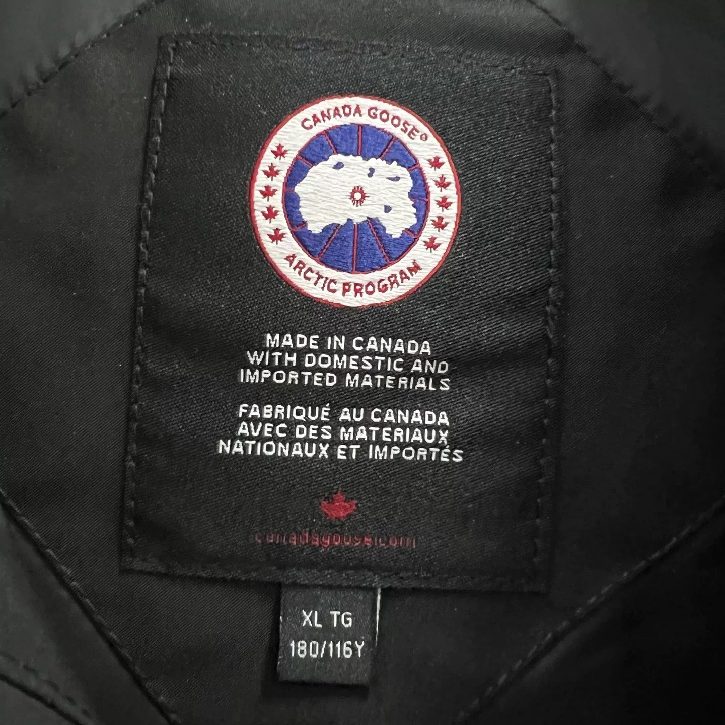 Canada Goose Canada Goose Black Logo Down Vest XL Size US XL / EU 56 / 4 - 4 Thumbnail