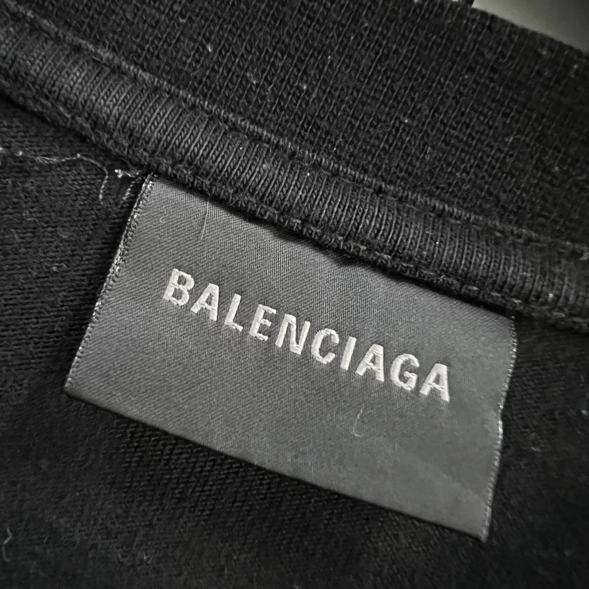 Balenciaga Balenciaga Political Campaign Logo T-Shirt Size L Size US L / EU 52-54 / 3 - 4 Thumbnail