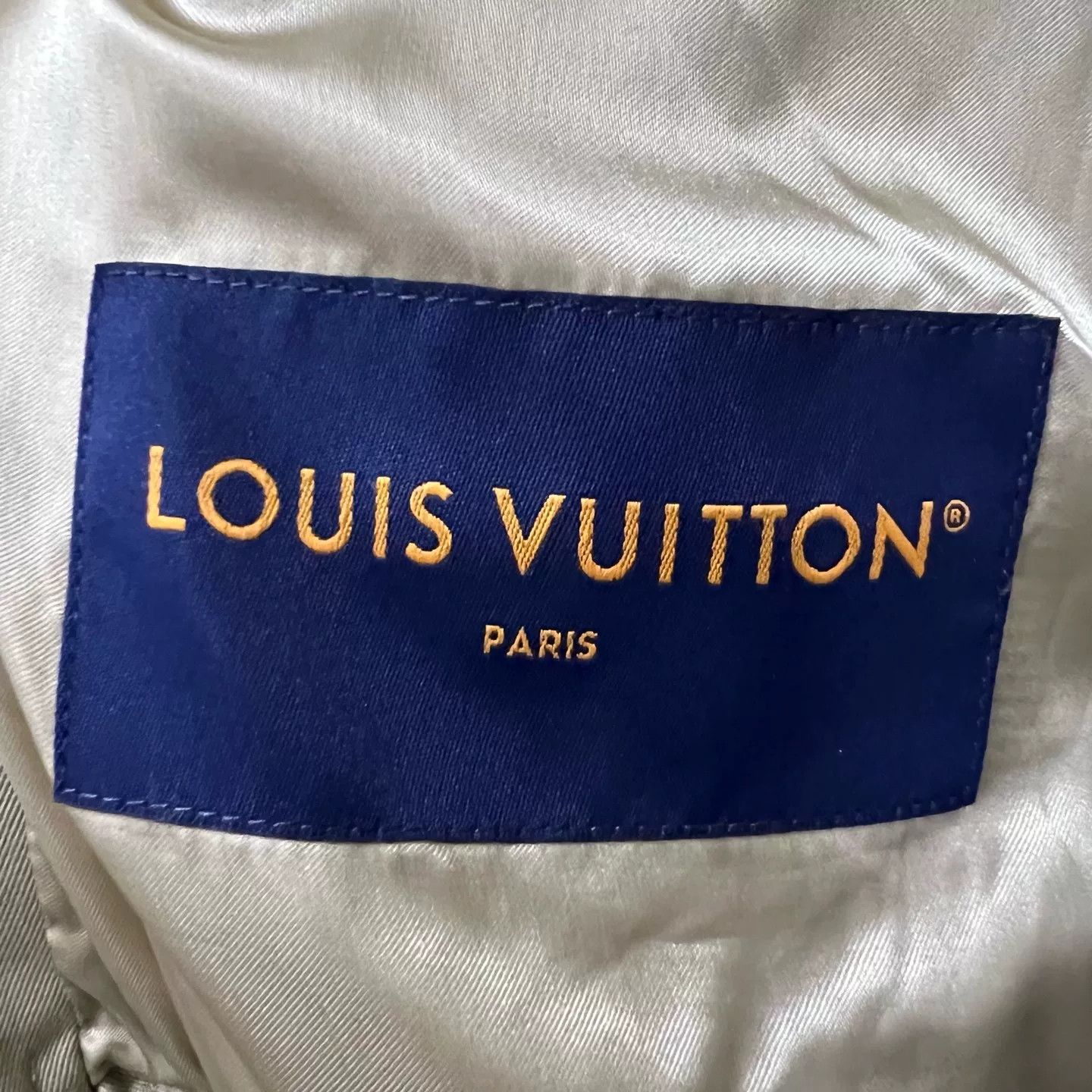 Louis Vuitton Louis Vuitton Beige Embroidered Logo Bomber Jacket 48 Size US M / EU 48-50 / 2 - 4 Thumbnail