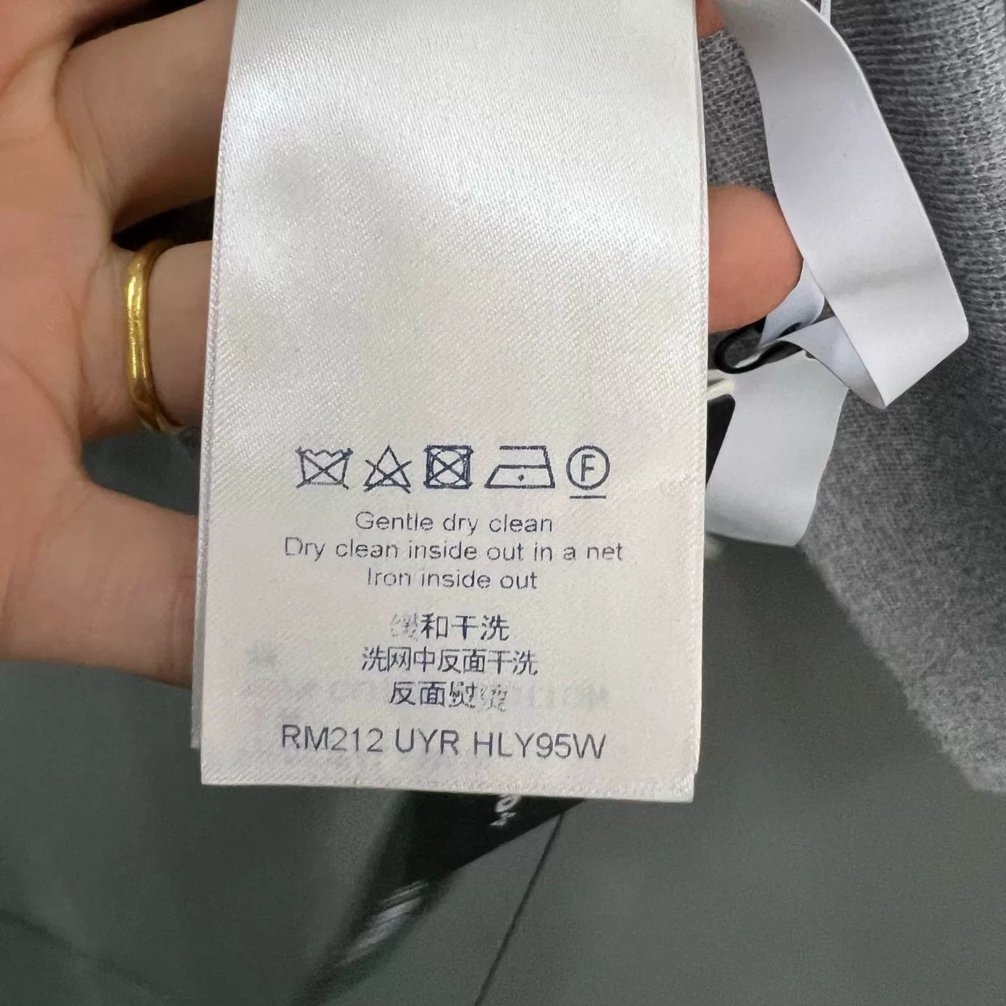 Louis Vuitton Louis Vuitton Tourist vs. Purist Logo Hoodie Size L Size US L / EU 52-54 / 3 - 5 Thumbnail