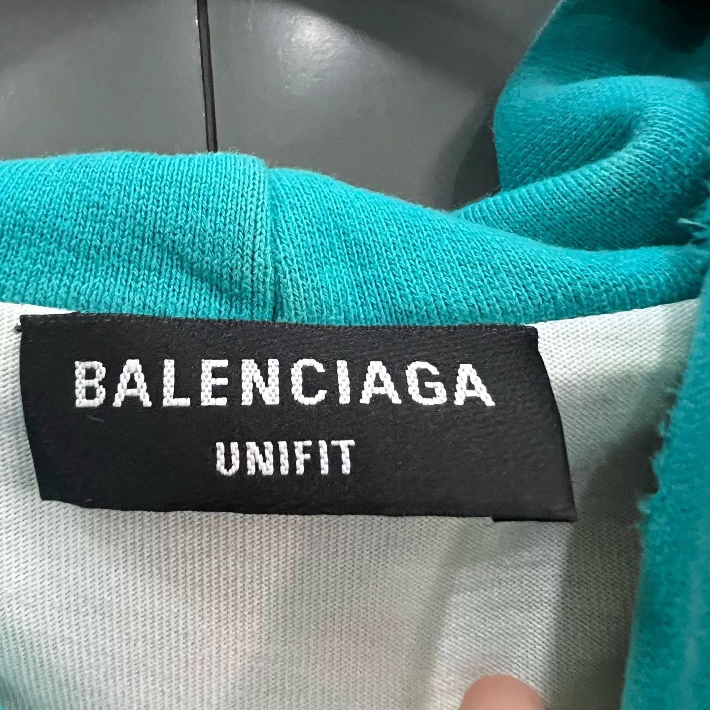 Balenciaga Balenciaga Distressed Logo Hoodie Size M Size US M / EU 48-50 / 2 - 4 Thumbnail