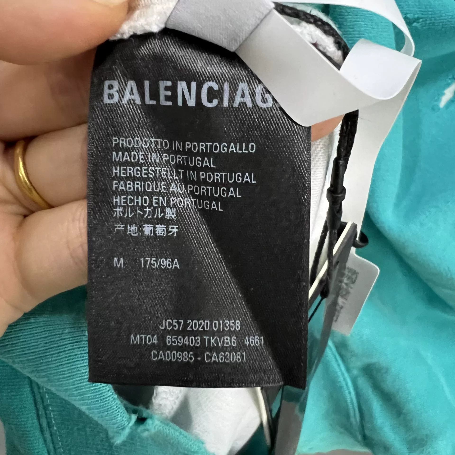 Balenciaga Balenciaga Distressed Logo Hoodie Size M Size US M / EU 48-50 / 2 - 5 Thumbnail