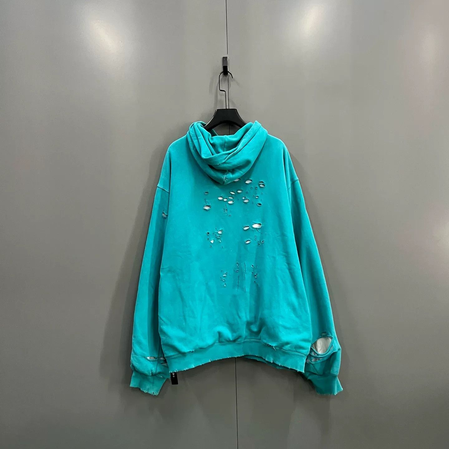 Balenciaga Balenciaga Distressed Logo Hoodie Size M Size US M / EU 48-50 / 2 - 3 Thumbnail