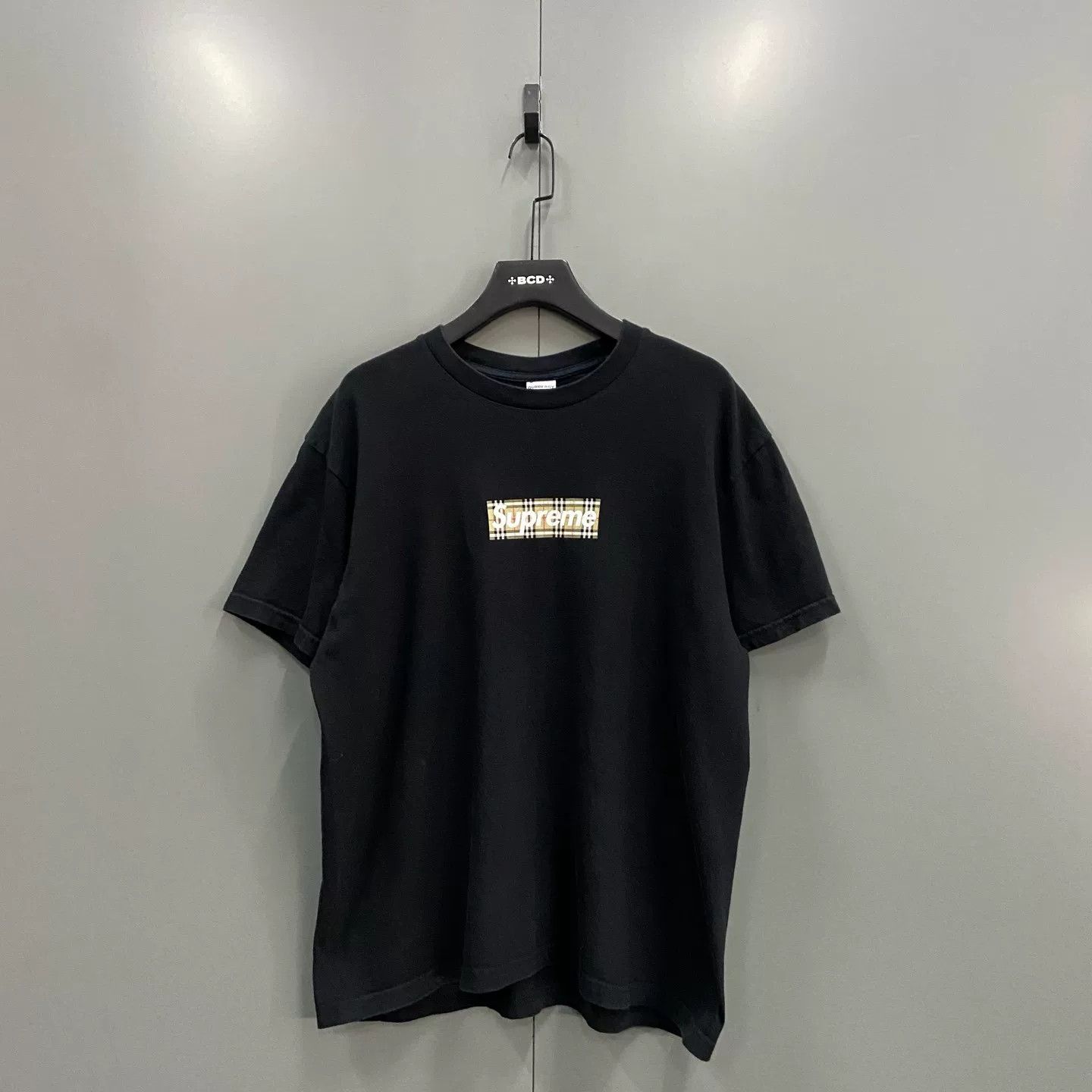 Burberry × Supreme Supreme x Burberry Box Logo Tee Size L Size US L / EU 52-54 / 3 - 2 Thumbnail
