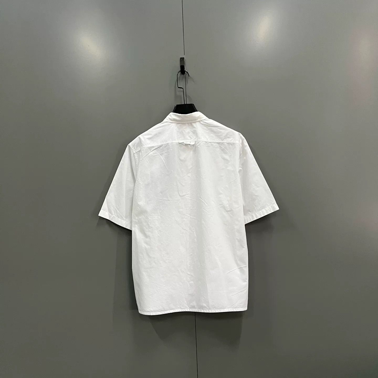 Louis Vuitton Louis Vuitton 1AA5G8 Embroidered Pocket Shirt Size L Size US L / EU 52-54 / 3 - 3 Thumbnail