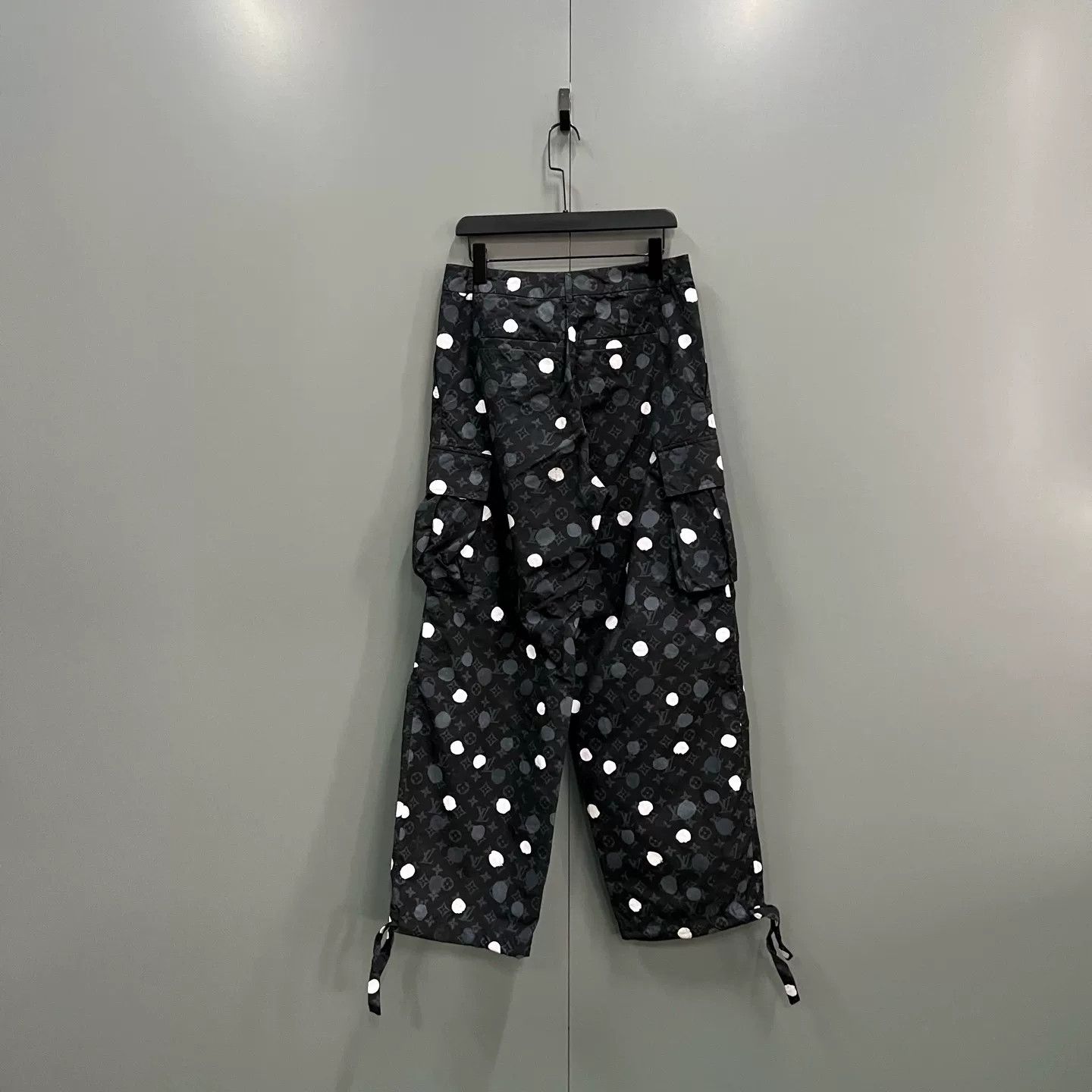 Louis Vuitton Louis Vuitton x Yayoi Kusama Dot Cargo Pants S Size US 30 / EU 46 - 3 Thumbnail