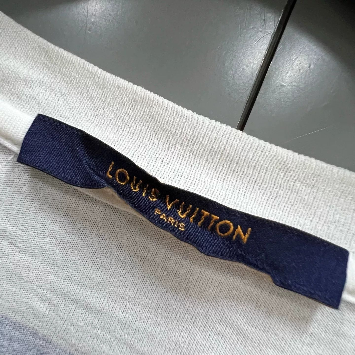 Louis Vuitton Louis Vuitton Blue Tape Logo T-Shirt XL Size US XL / EU 56 / 4 - 4 Thumbnail