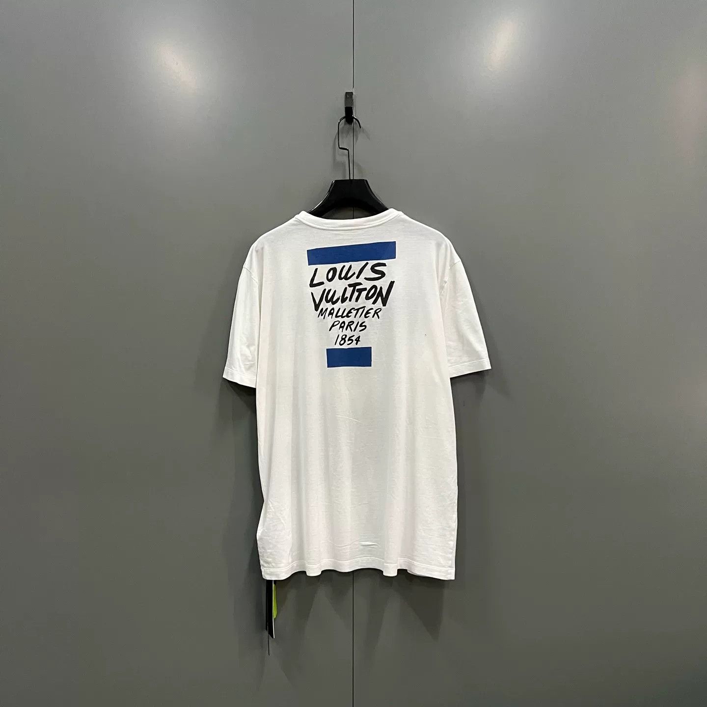 Louis Vuitton Louis Vuitton Blue Tape Logo T-Shirt XL Size US XL / EU 56 / 4 - 3 Thumbnail