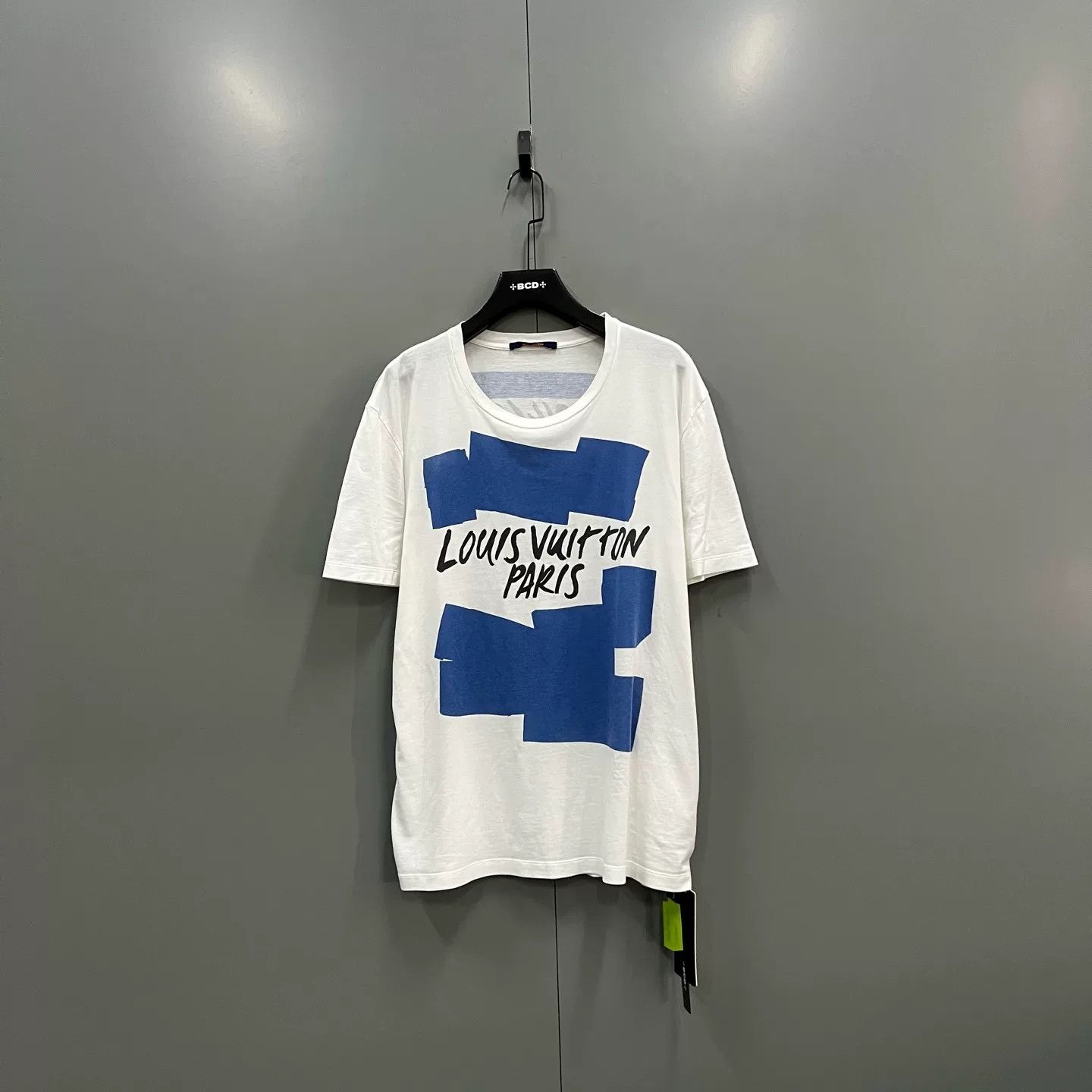 Louis Vuitton Louis Vuitton Blue Tape Logo T-Shirt XL Size US XL / EU 56 / 4 - 2 Thumbnail