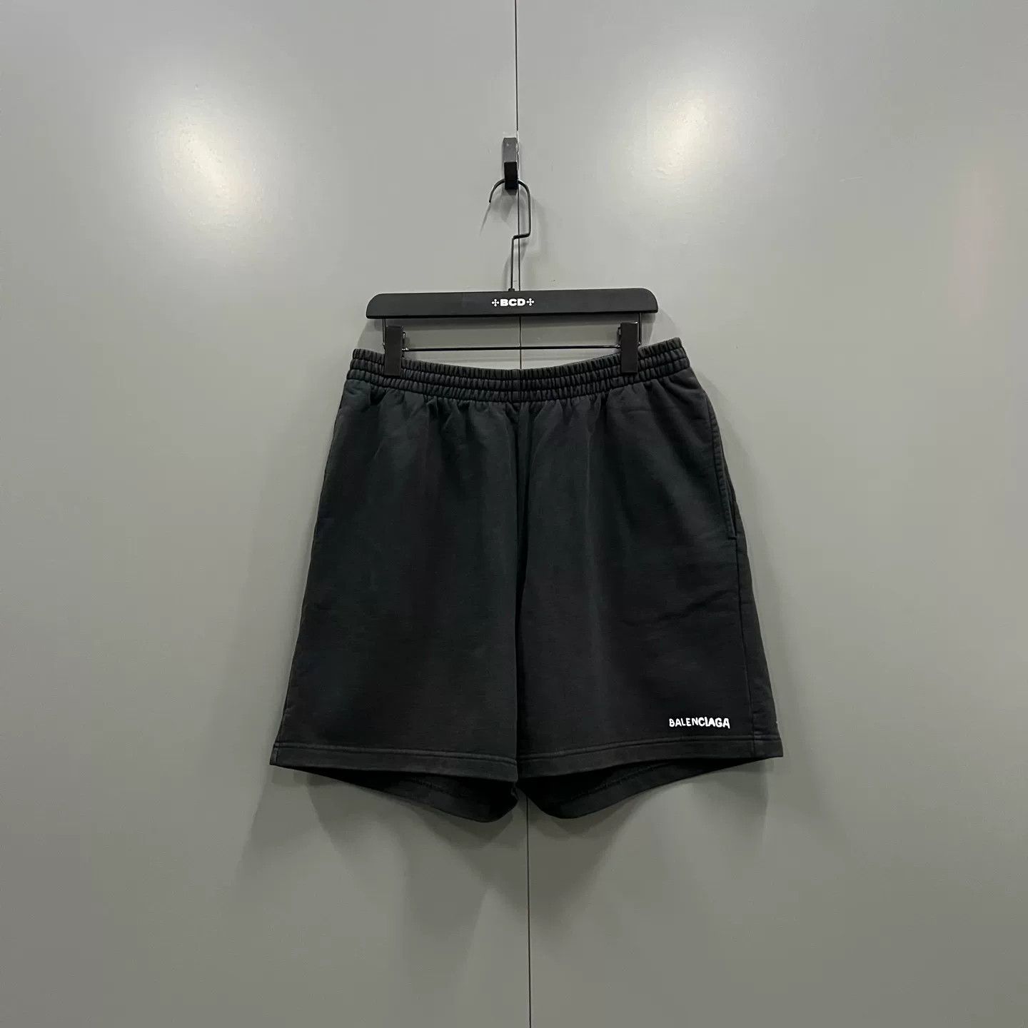 Balenciaga Balenciaga Small Logo Sweat Shorts Size S Size US 30 / EU 46 - 2 Thumbnail