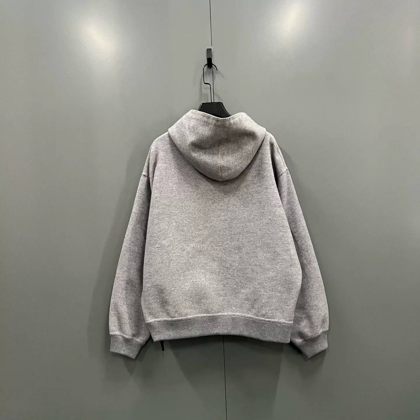 Louis Vuitton Louis Vuitton Cashmere Hoodie L Size US L / EU 52-54 / 3 - 3 Thumbnail