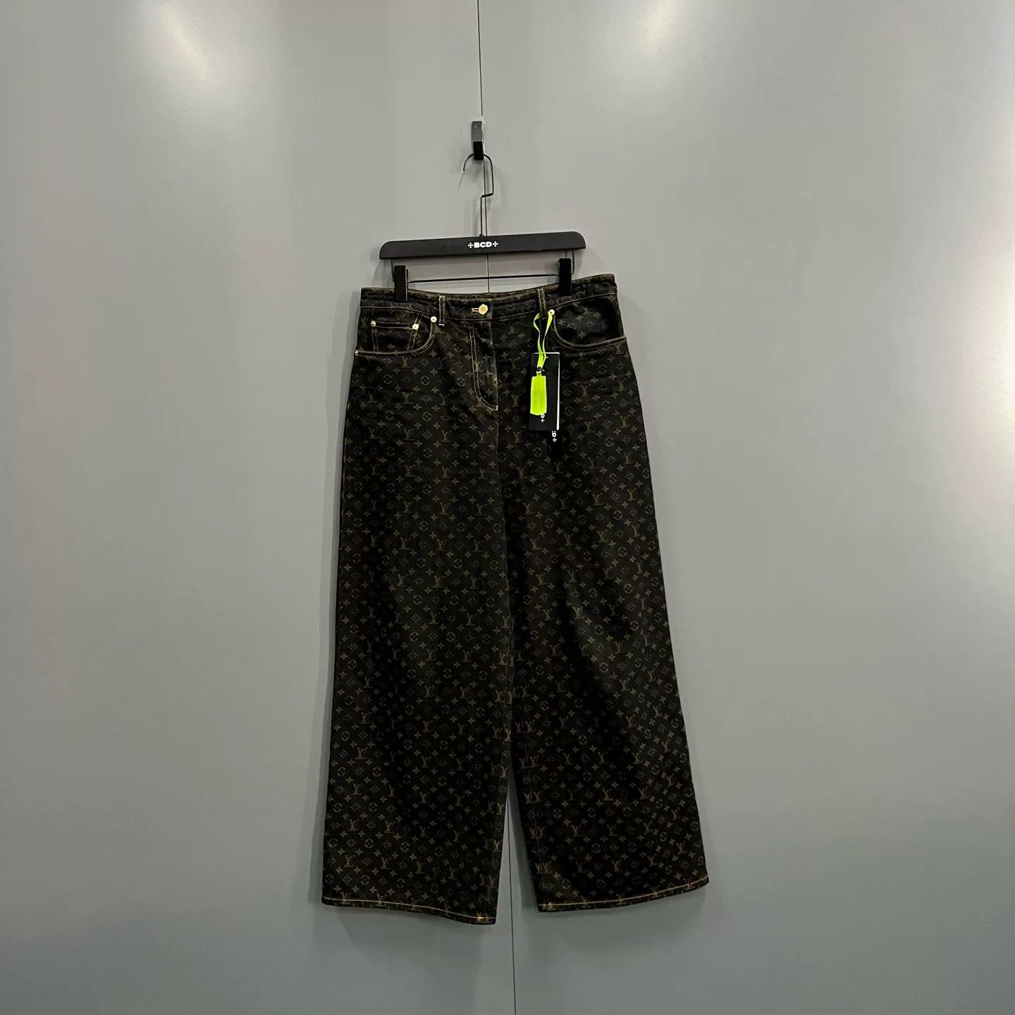 Louis Vuitton Louis Vuitton Monogram Denim Wide-Leg Jeans 44 Size US 28 / EU 44 - 2 Thumbnail