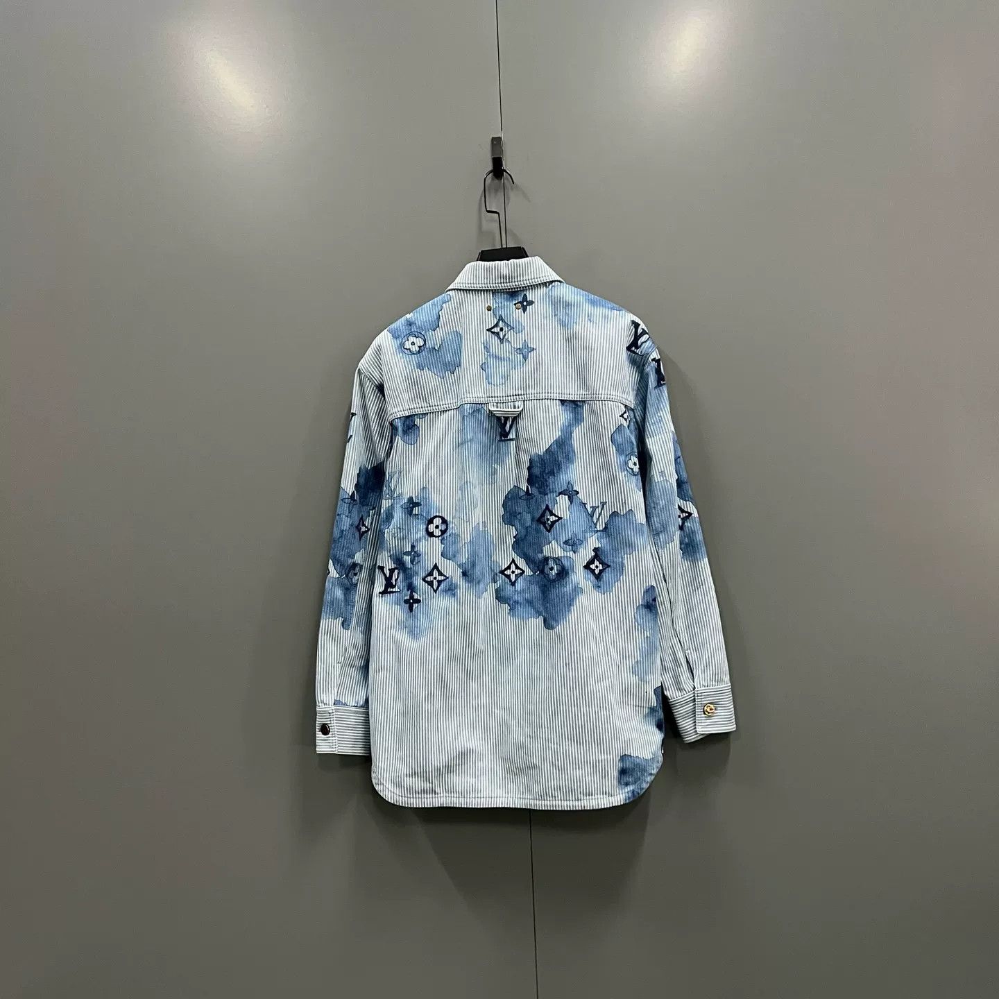 Louis Vuitton Louis Vuitton Watercolor Monogram Striped Shirt M Size US M / EU 48-50 / 2 - 3 Thumbnail