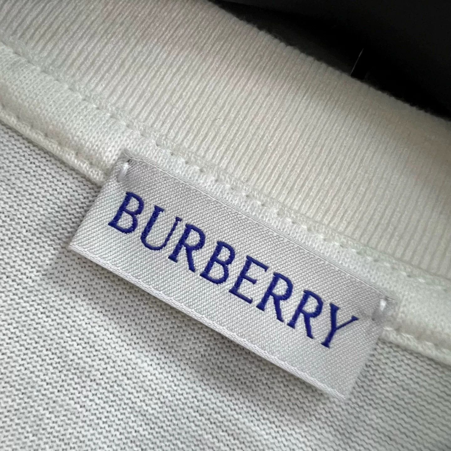 Burberry Burberry Swan Print Script Logo T-Shirt XS Size US XS / EU 42 / 0 - 4 Thumbnail
