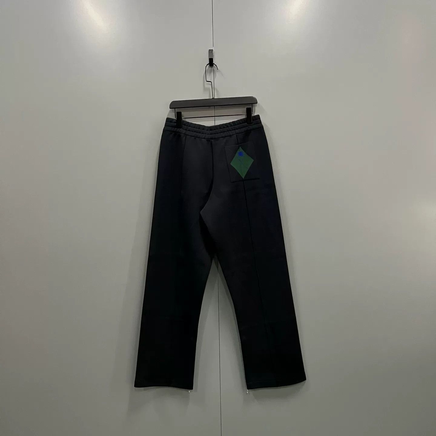 Burberry Burberry Back Logo Sweatpants XS Size US 28 / EU 44 - 3 Thumbnail