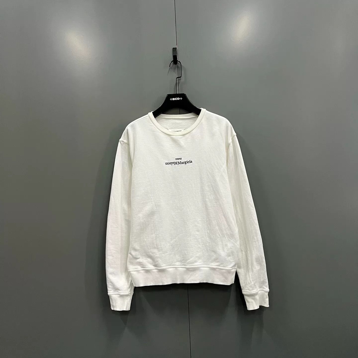Maison Margiela Maison Margiela Inverted Logo Sweatshirt Size 50 Size US M / EU 48-50 / 2 - 2 Thumbnail