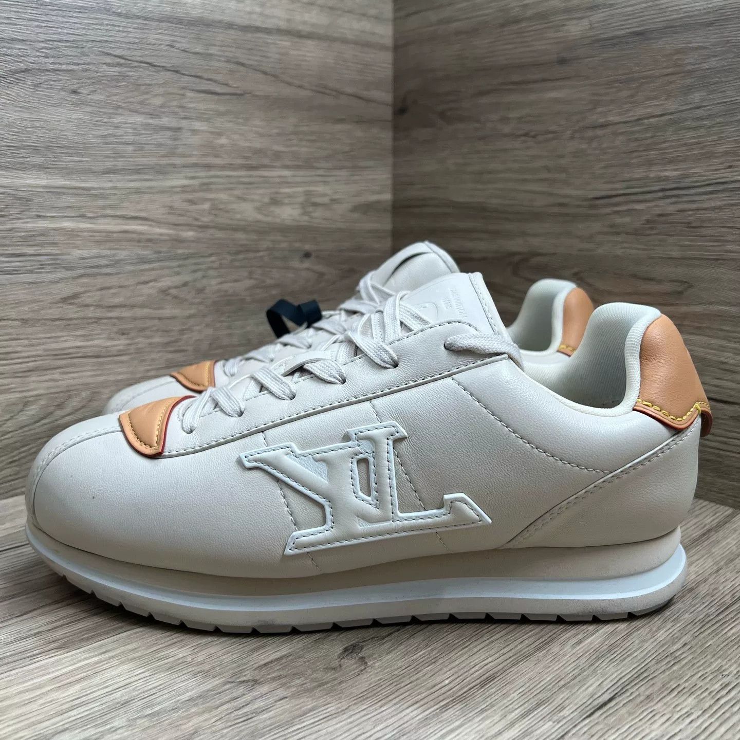 Louis Vuitton Louis Vuitton x NIGO Beige Leather Sneakers 11 Size US 11 / EU 44 - 2 Thumbnail