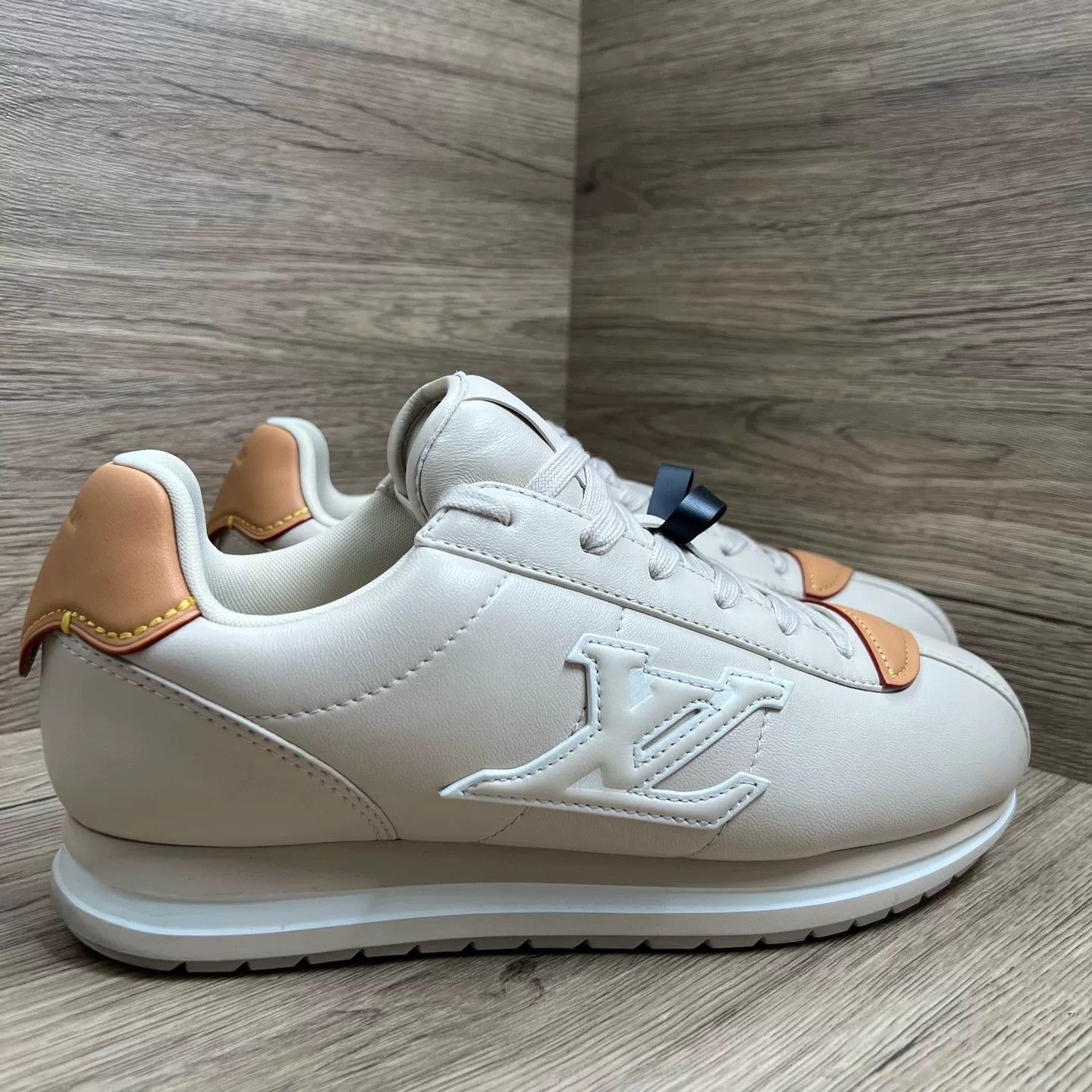 Louis Vuitton Louis Vuitton x NIGO Beige Leather Sneakers 11 Size US 11 / EU 44 - 5 Thumbnail