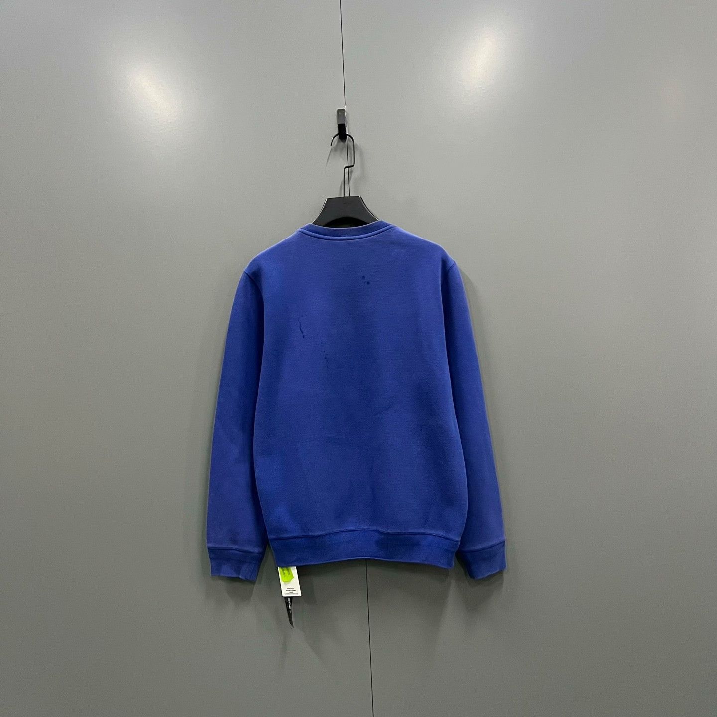 Louis Vuitton Louis Vuitton Flag Logo Crewneck Sweatshirt XL Size US XL / EU 56 / 4 - 3 Thumbnail