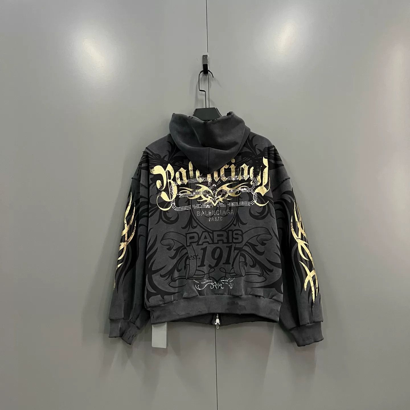 Balenciaga Balenciaga Gothic Gold Print Zip-Up Hoodie M Size US M / EU 48-50 / 2 - 3 Thumbnail