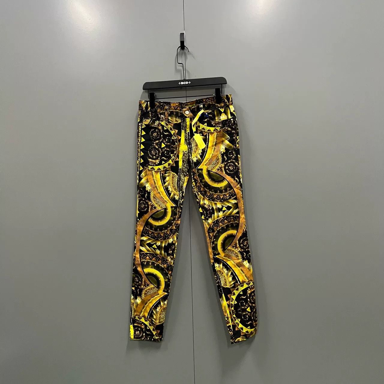 Versace Versace Jeans Baroque Print Trousers Size 28 Size US 28 / EU 44 - 3 Thumbnail