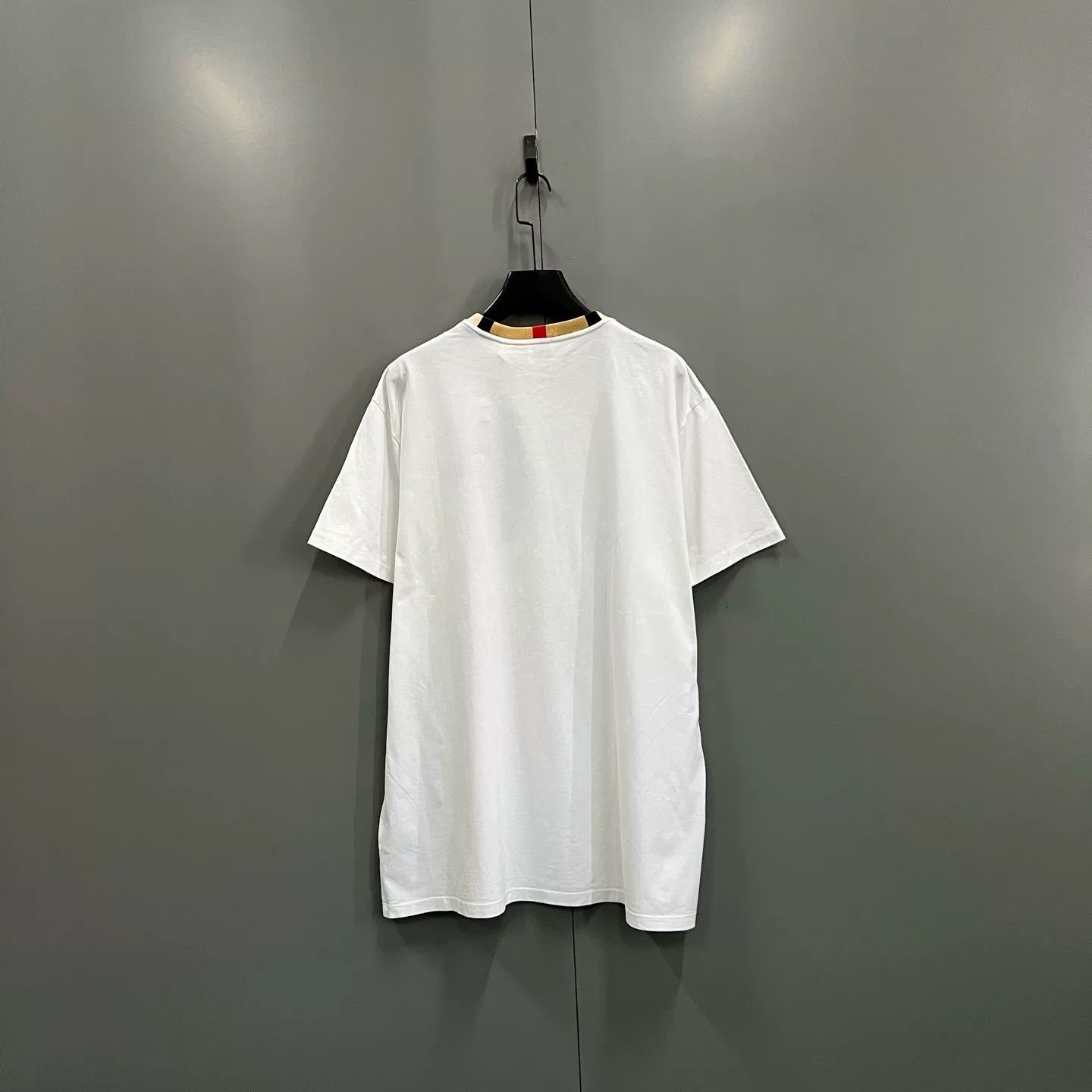 Burberry Burberry Stripe Collar Logo T-Shirt Size XL Size US XL / EU 56 / 4 - 3 Thumbnail