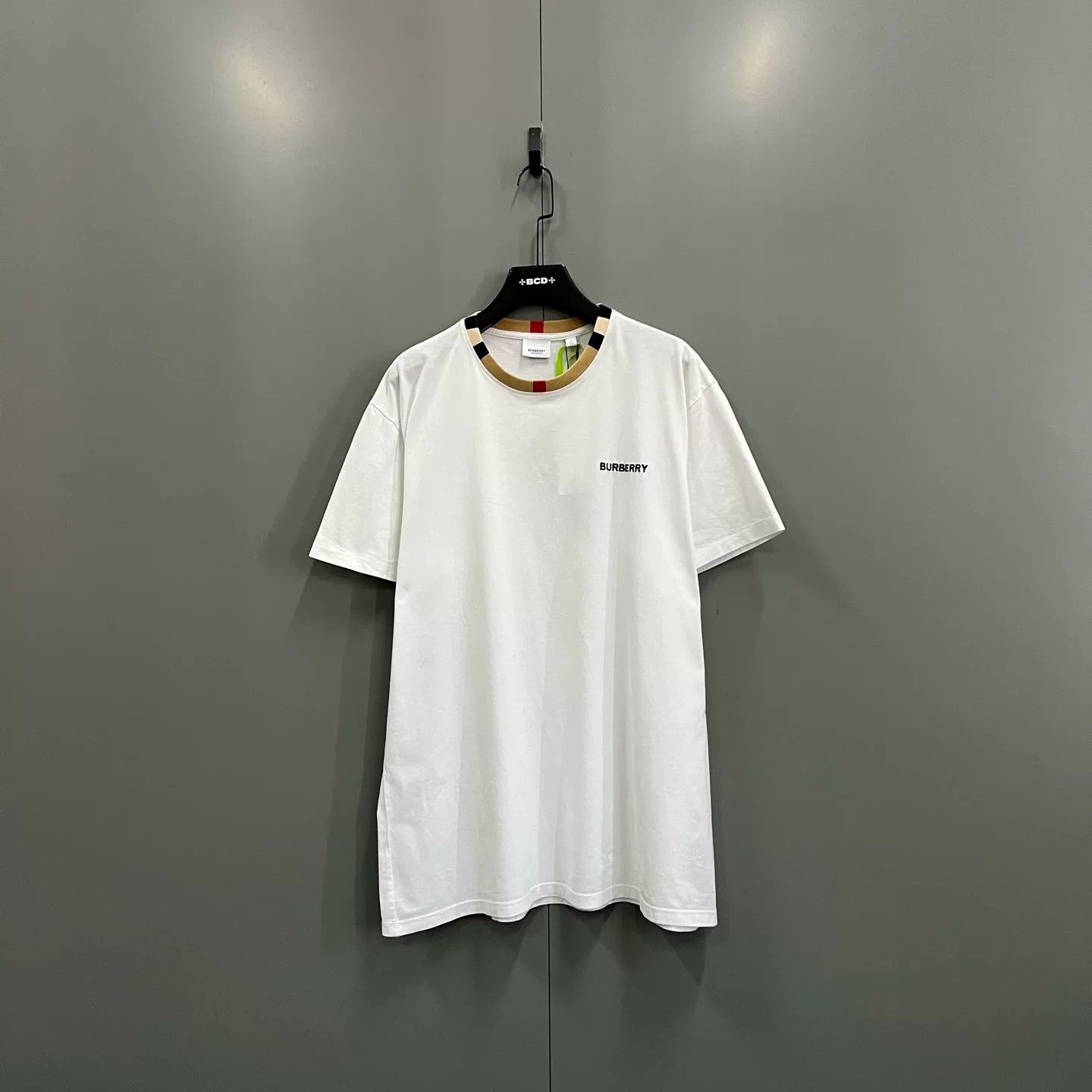 Burberry Burberry Stripe Collar Logo T-Shirt Size XL Size US XL / EU 56 / 4 - 2 Thumbnail