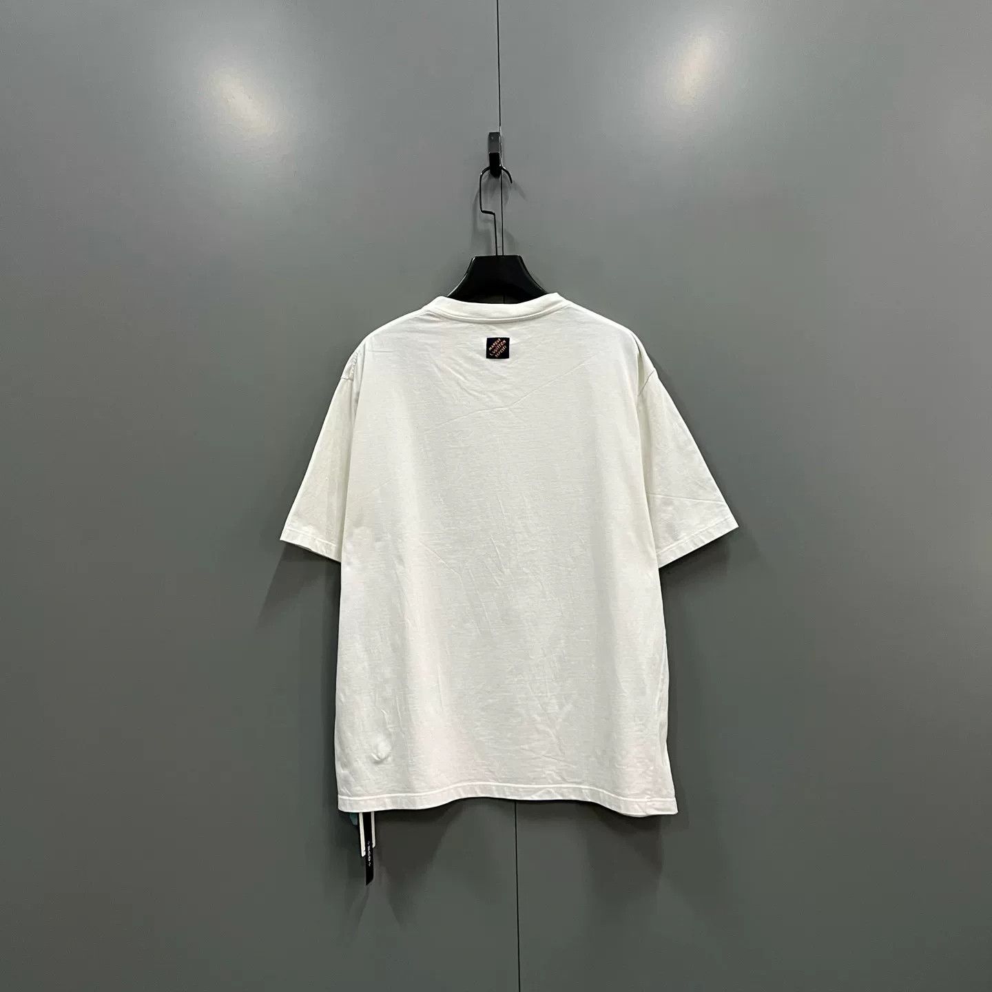 Louis Vuitton Louis Vuitton Beaded Monogram Logo T-Shirt L Size US L / EU 52-54 / 3 - 3 Thumbnail
