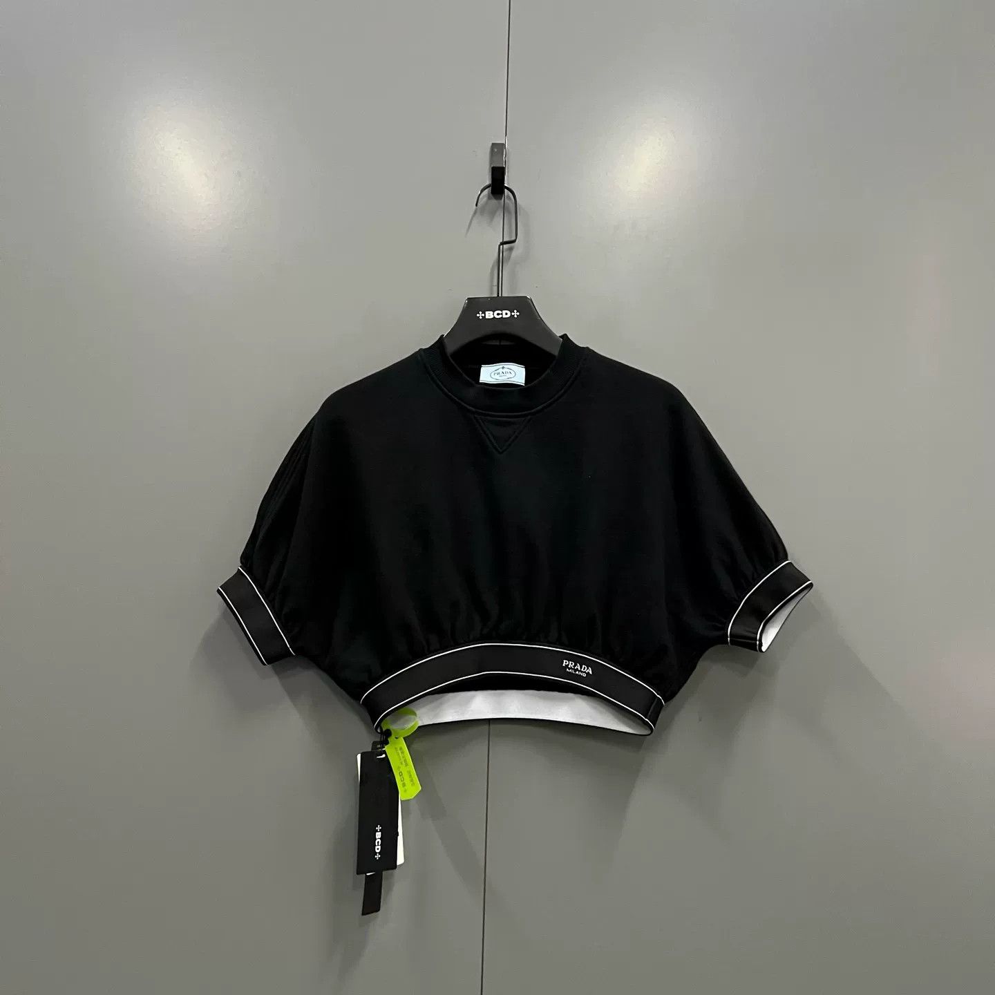 Prada Prada Logo Elastic Band Crop Top XS Size XS / US 0-2 / IT 36-38 - 2 Thumbnail