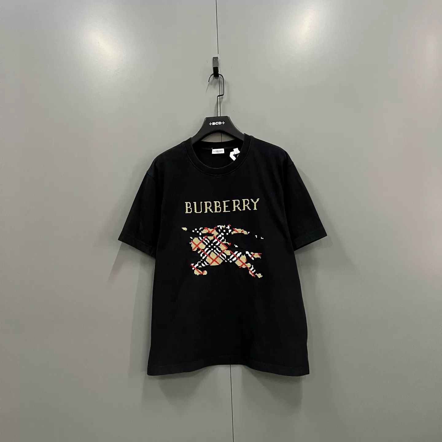 Burberry Burberry EKD Embroidered Logo T-Shirt XL Size US XL / EU 56 / 4 - 2 Thumbnail
