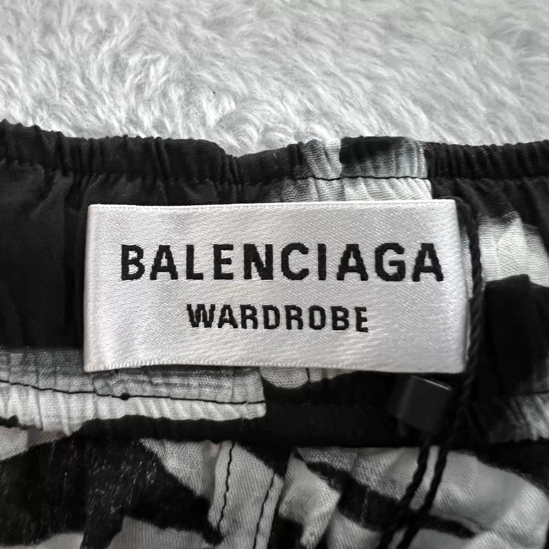 Balenciaga Balenciaga Script Logo Shorts FR 34 Size 25" / US 0 / IT 36 - 4 Thumbnail