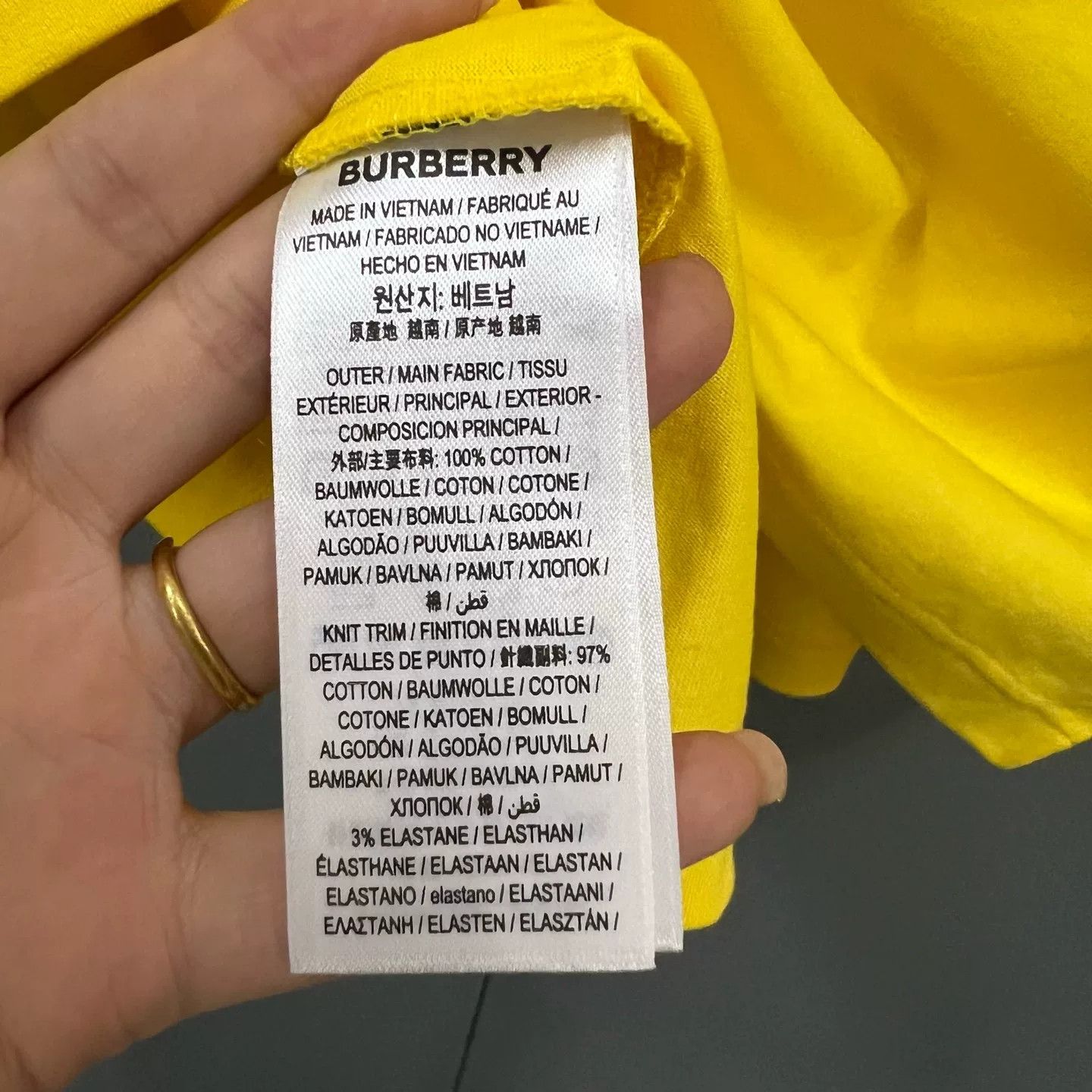 Burberry Burberry Yellow Graphic Print T-Shirt XS Size US XS / EU 42 / 0 - 6 Thumbnail