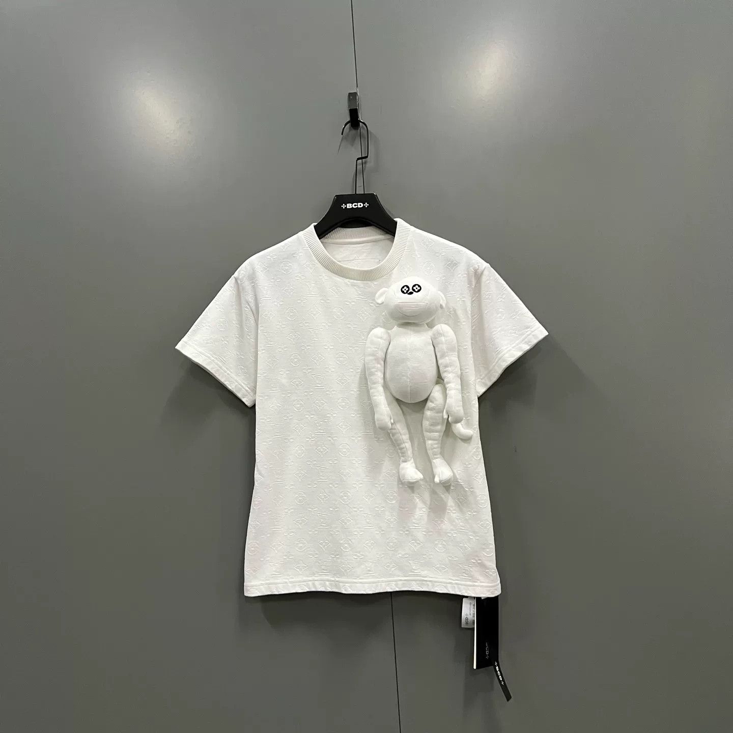 Louis Vuitton Louis Vuitton Monkey Puppet Monogram T-Shirt Size M Size US M / EU 48-50 / 2 - 2 Thumbnail
