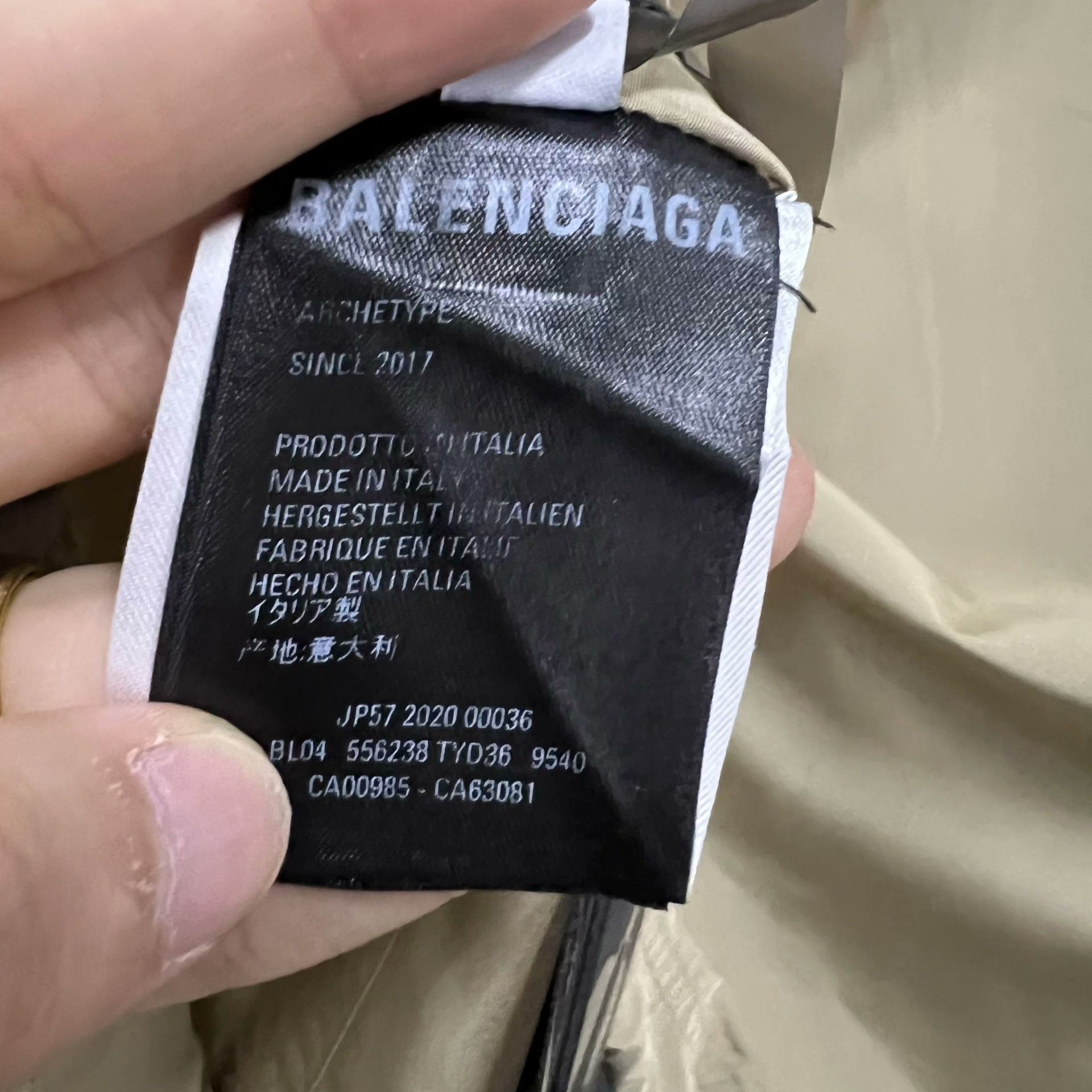 Balenciaga Balenciaga Logo Back Hooded Windbreaker Jacket 44 Size US S / EU 44-46 / 1 - 5 Thumbnail
