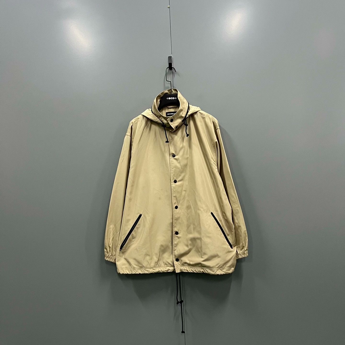 Balenciaga Balenciaga Logo Back Hooded Windbreaker Jacket 44 Size US S / EU 44-46 / 1 - 2 Thumbnail