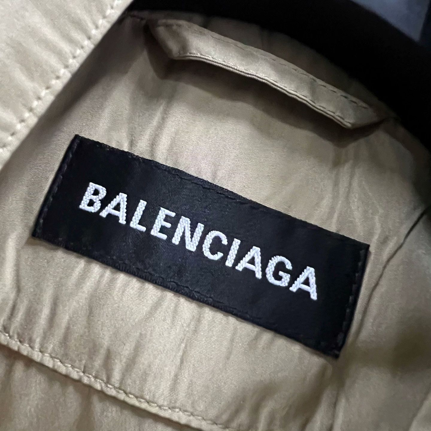 Balenciaga Balenciaga Logo Back Hooded Windbreaker Jacket 44 Size US S / EU 44-46 / 1 - 4 Thumbnail
