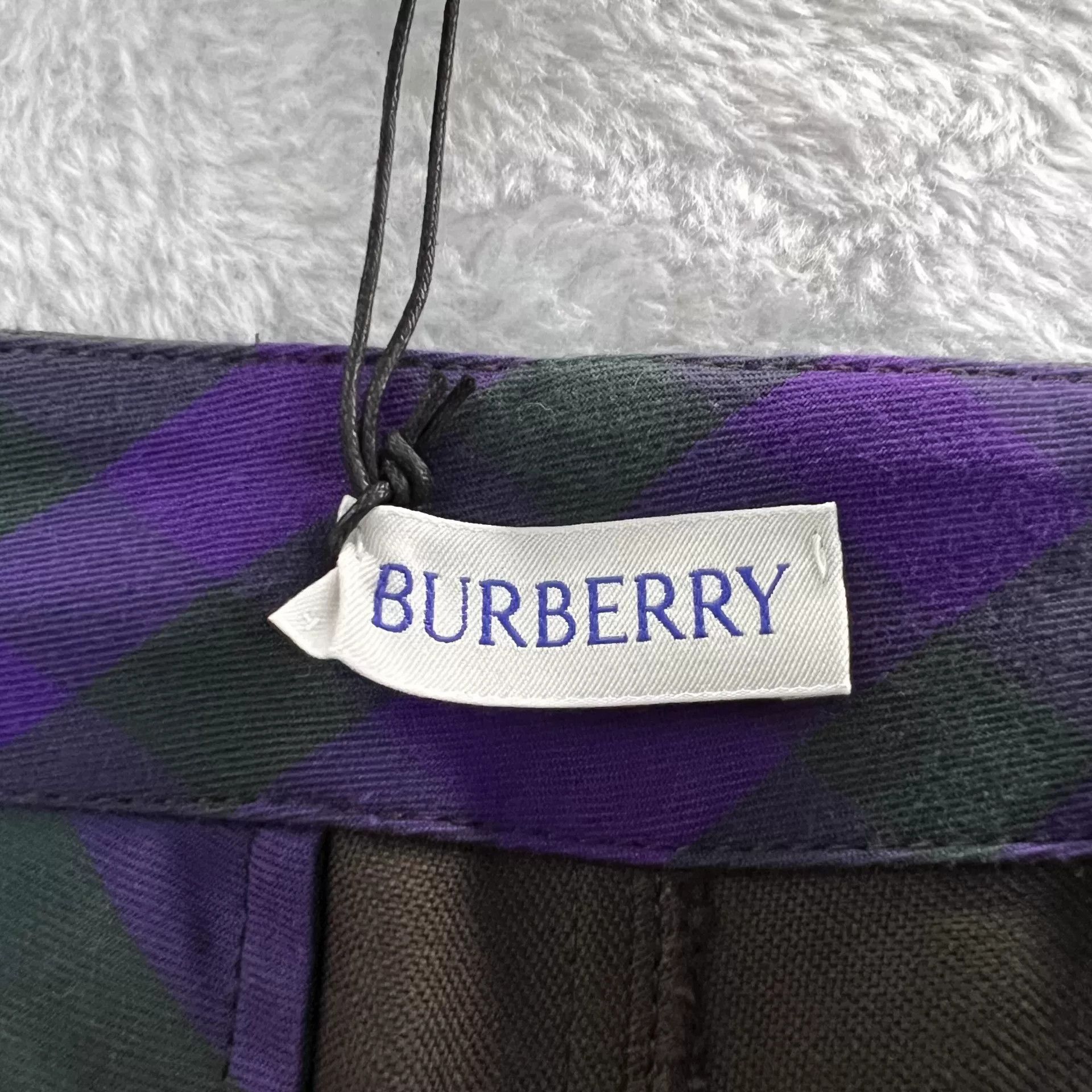 Burberry Burberry Buckle Detail Pleated Trousers 34 Size US 34 / EU 50 - 4 Thumbnail