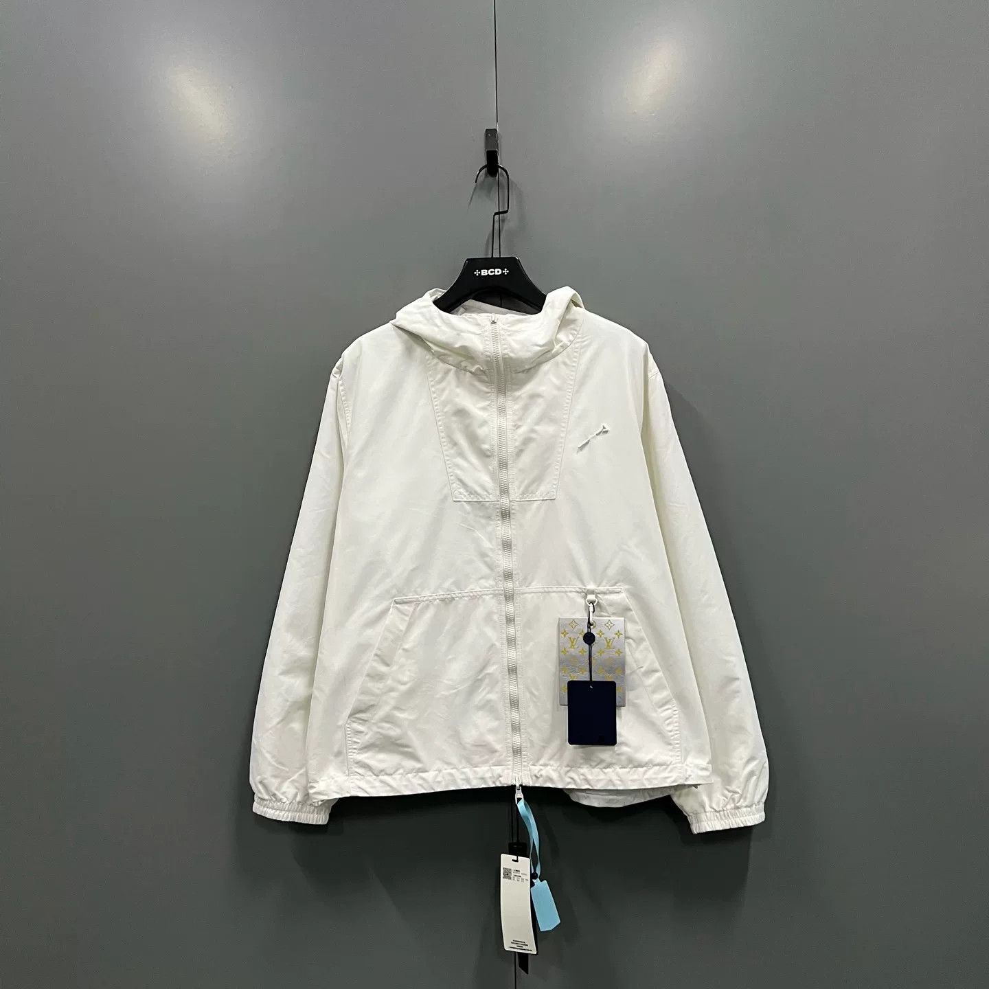 Louis Vuitton Louis Vuitton Reversible Monogram Windbreaker EU 52 Size US L / EU 52-54 / 3 - 2 Thumbnail