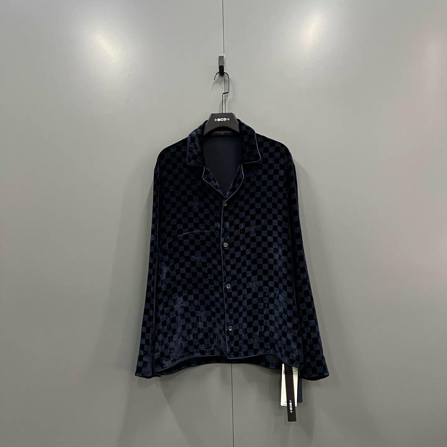 Louis Vuitton Louis Vuitton Damier Velvet Shirt Size M Size US M / EU 48-50 / 2 - 2 Thumbnail