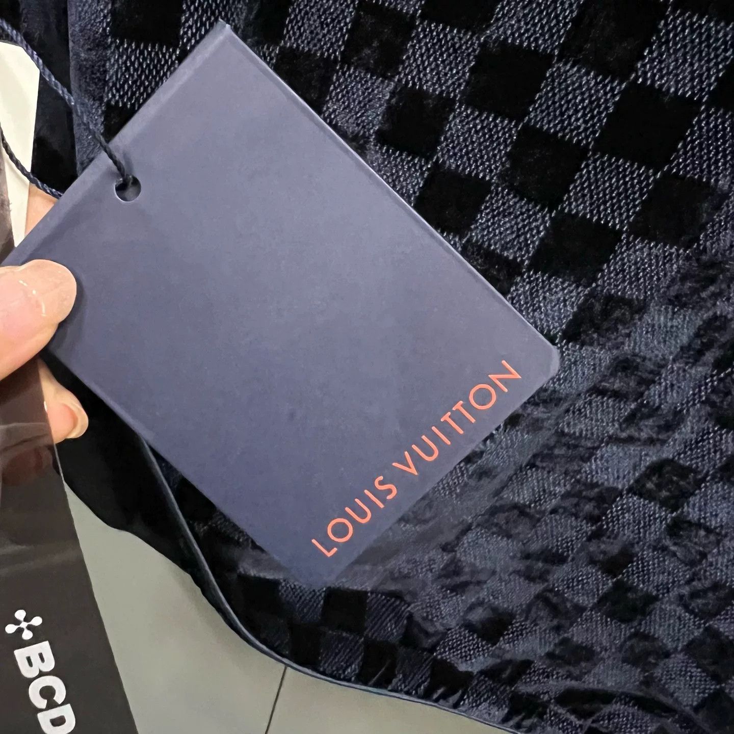 Louis Vuitton Louis Vuitton Damier Velvet Shirt Size M Size US M / EU 48-50 / 2 - 5 Thumbnail