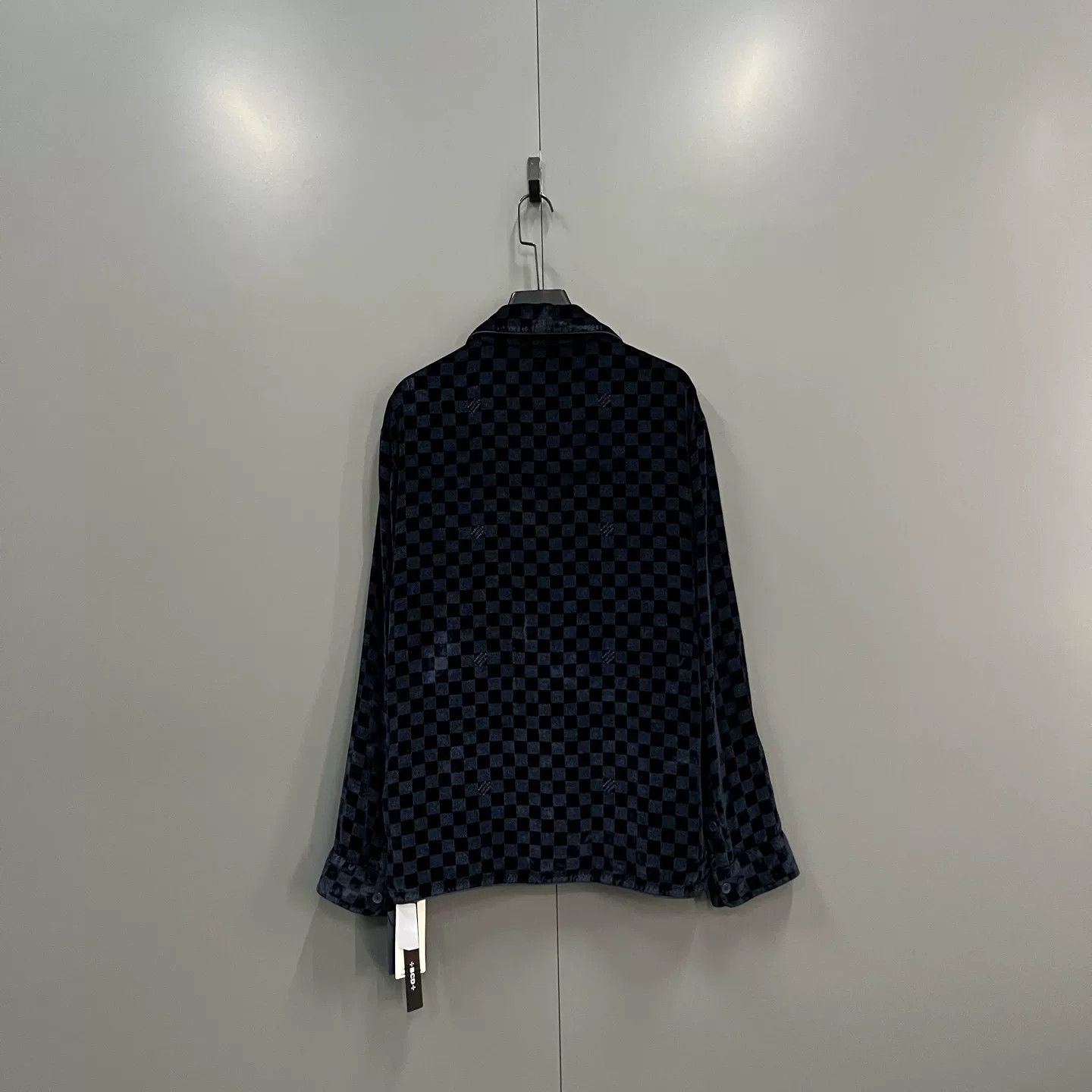 Louis Vuitton Louis Vuitton Damier Velvet Shirt Size M Size US M / EU 48-50 / 2 - 3 Thumbnail