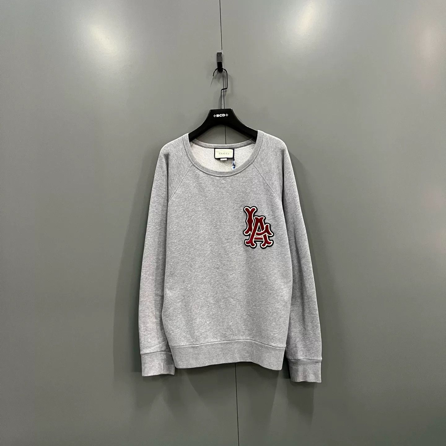 Gucci Gucci LA Patch Logo Sweatshirt Size L Size US L / EU 52-54 / 3 - 2 Thumbnail