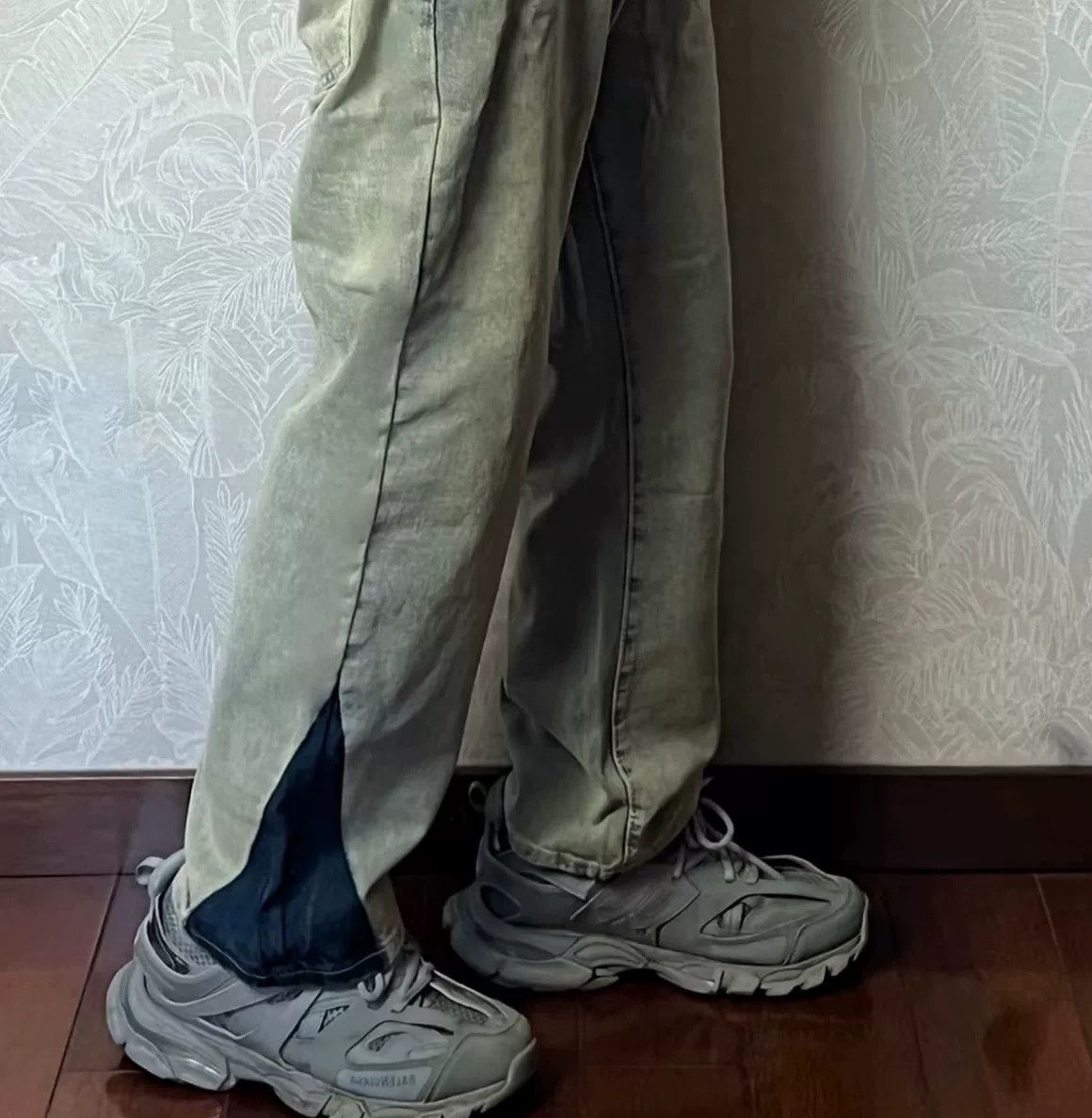 Balenciaga Balenciaga Gray Track Sneakers EU 41 Size US 8 / EU 41 - 4 Thumbnail