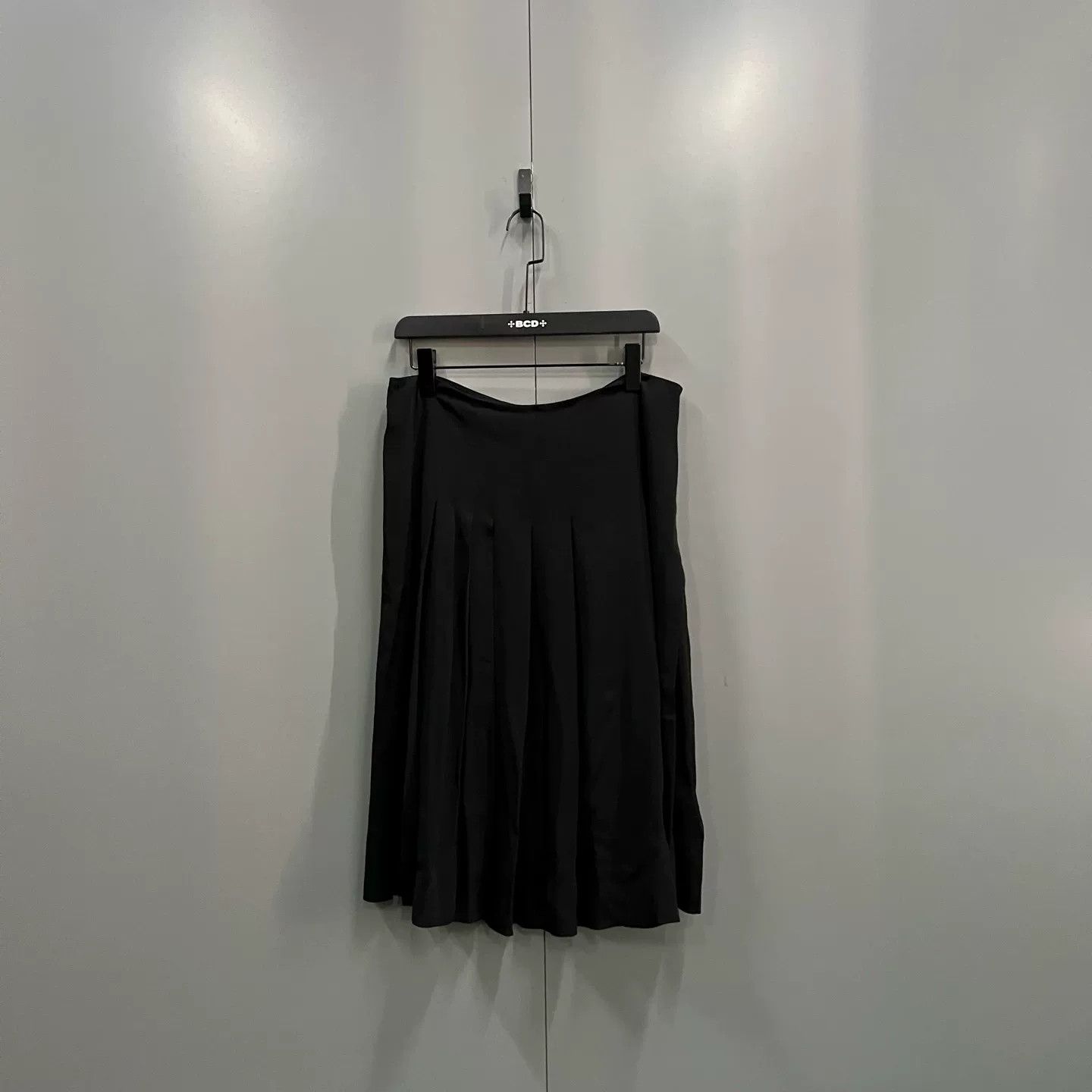 Burberry Burberry Silk Pleated Midi Skirt IT 38 Size 26" / US 2 / IT 38 - 2 Thumbnail