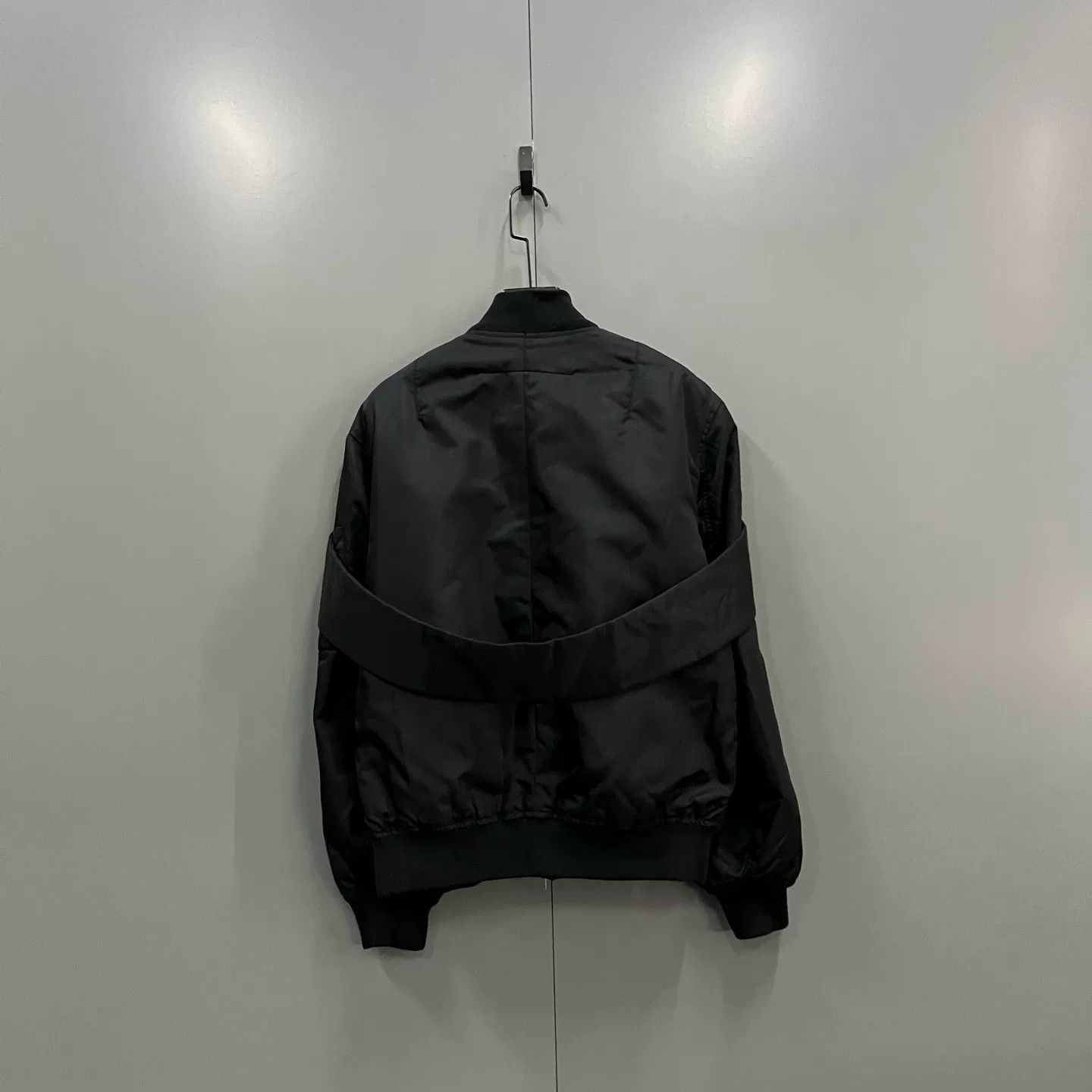 Givenchy Givenchy Strap Detail Bomber Jacket 50 Size US M / EU 48-50 / 2 - 3 Thumbnail