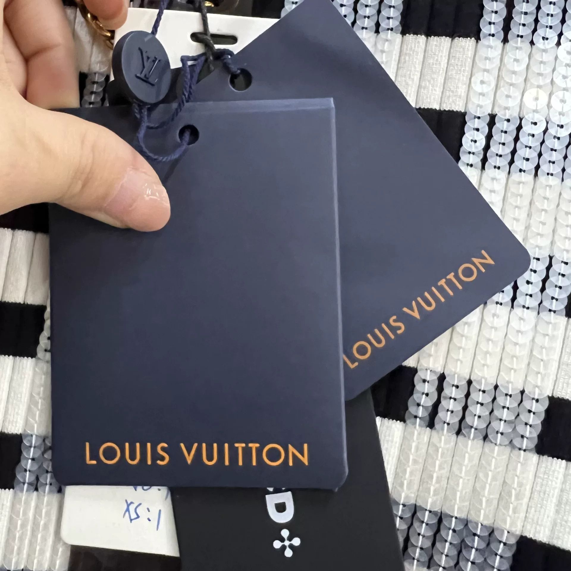 Louis Vuitton Louis Vuitton Striped Sequin Short Sleeve Sweater XS Size XS / US 0-2 / IT 36-38 - 5 Thumbnail